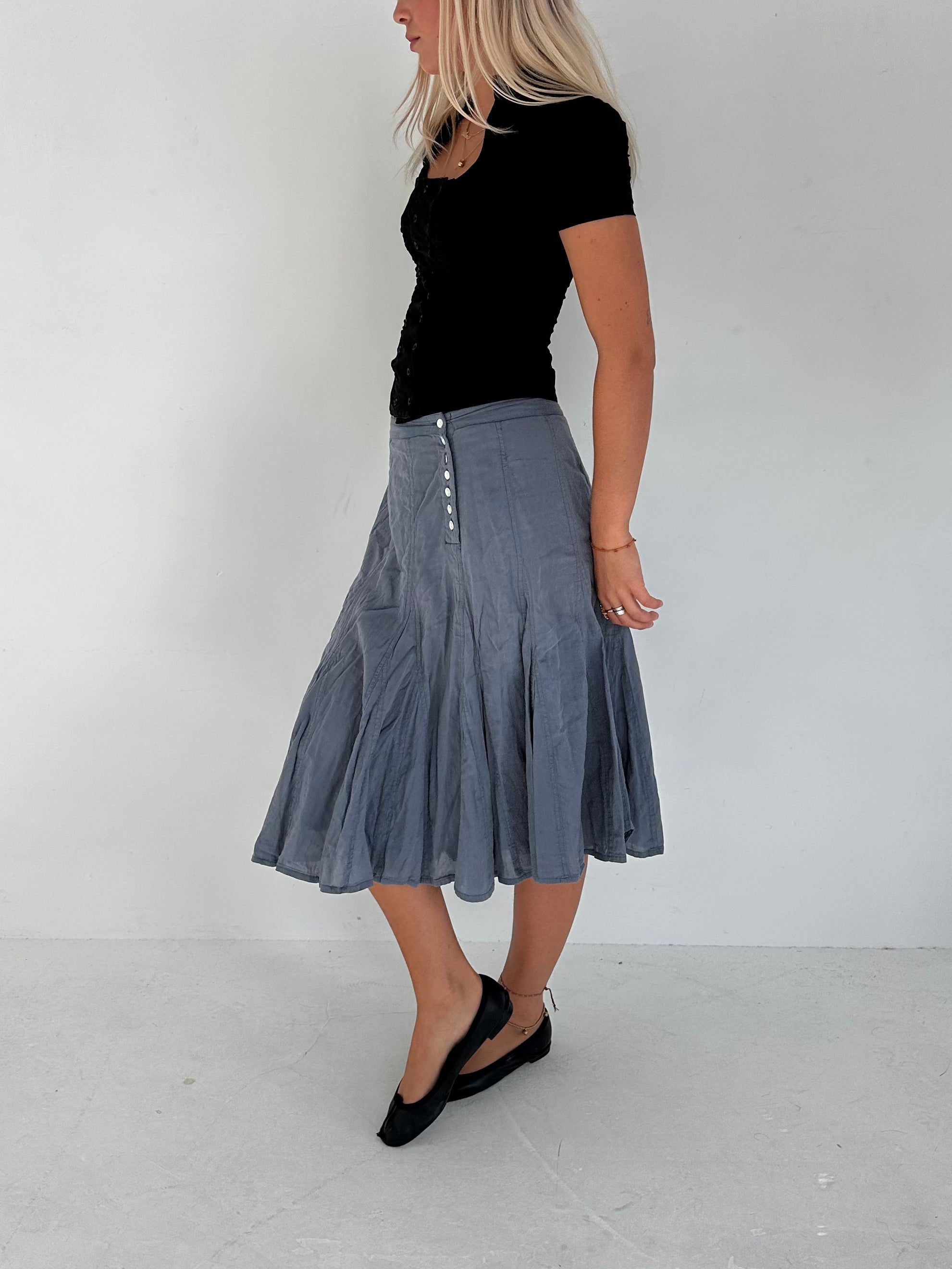 buttoned midi skirt — size xs/s