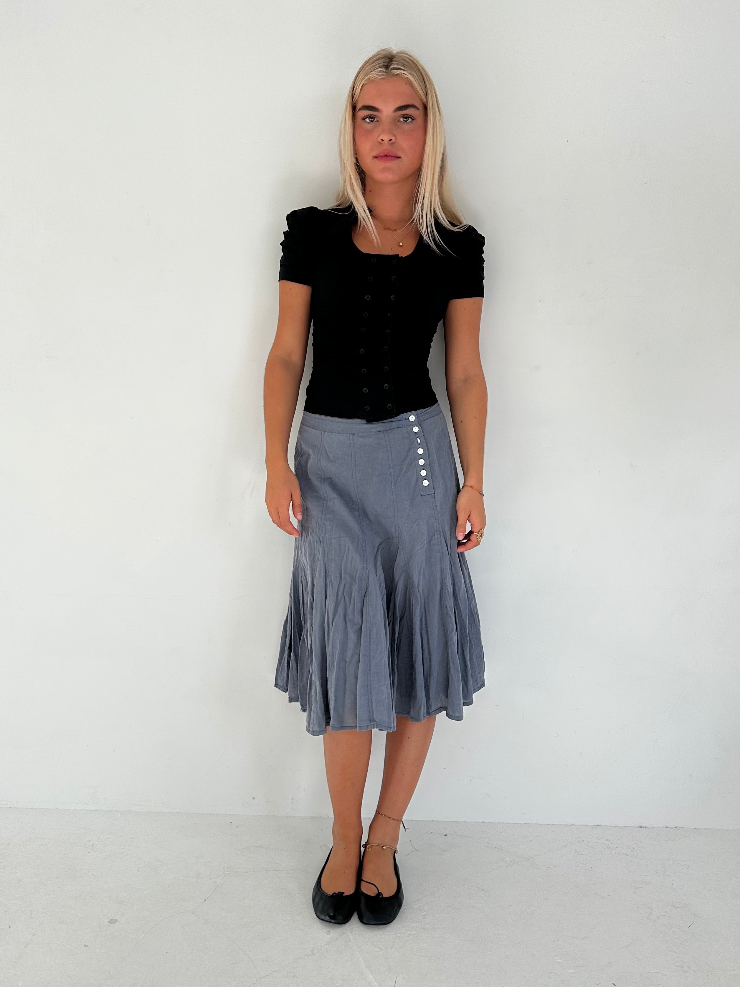 buttoned midi skirt — size xs/s