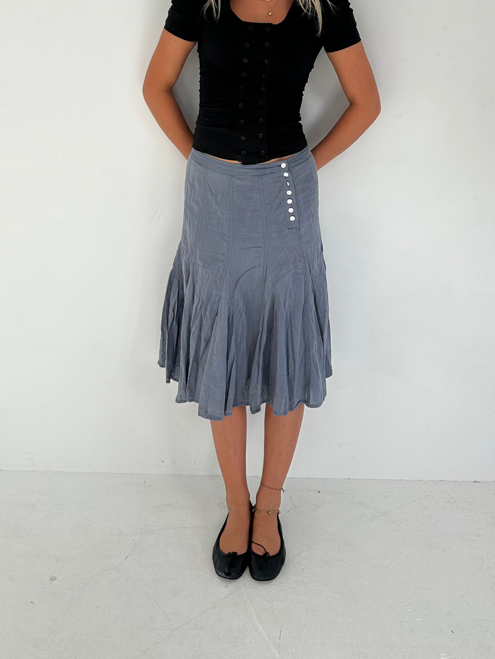 buttoned midi skirt — size xs/s