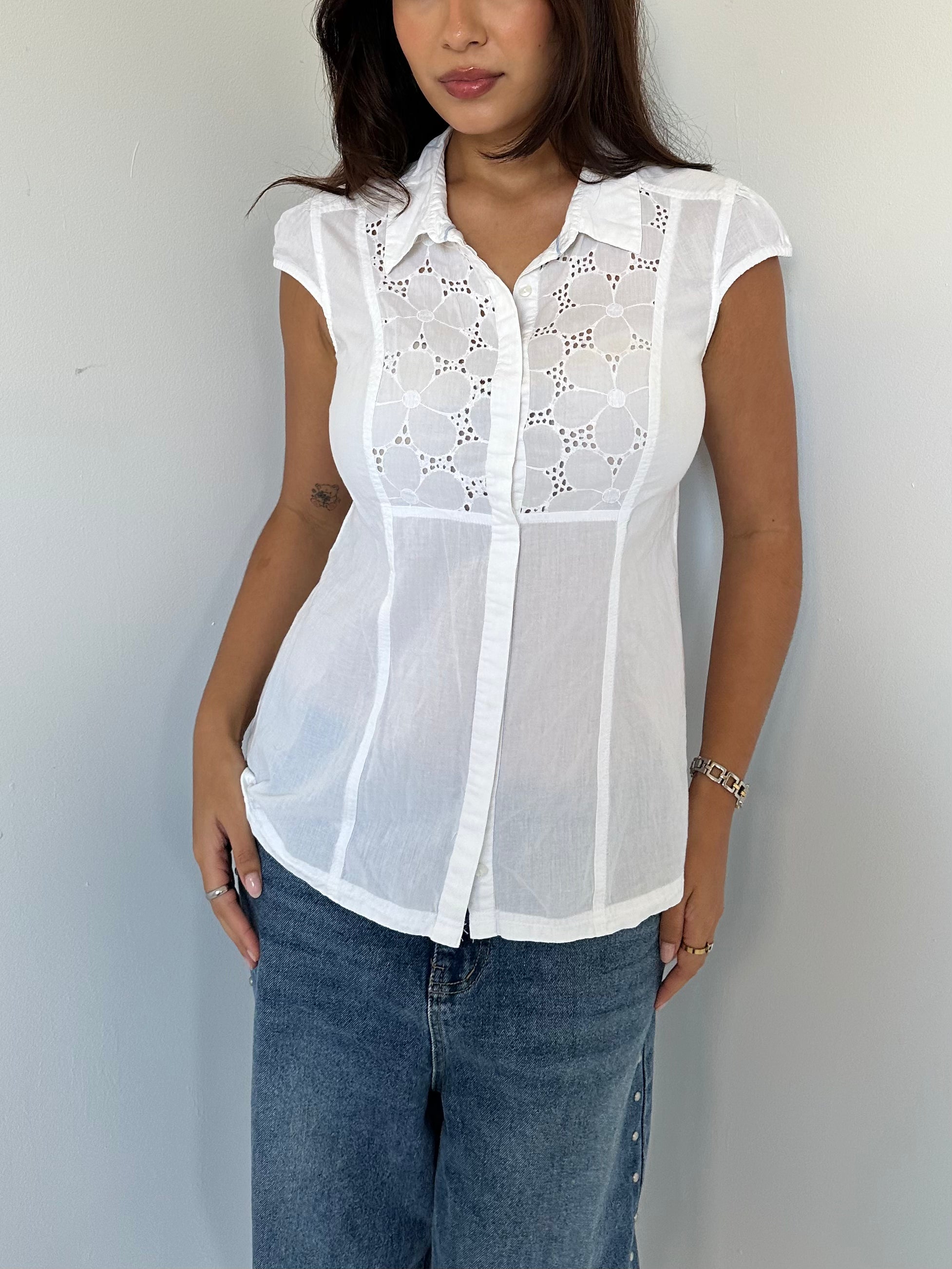 button up shirt — size m/l