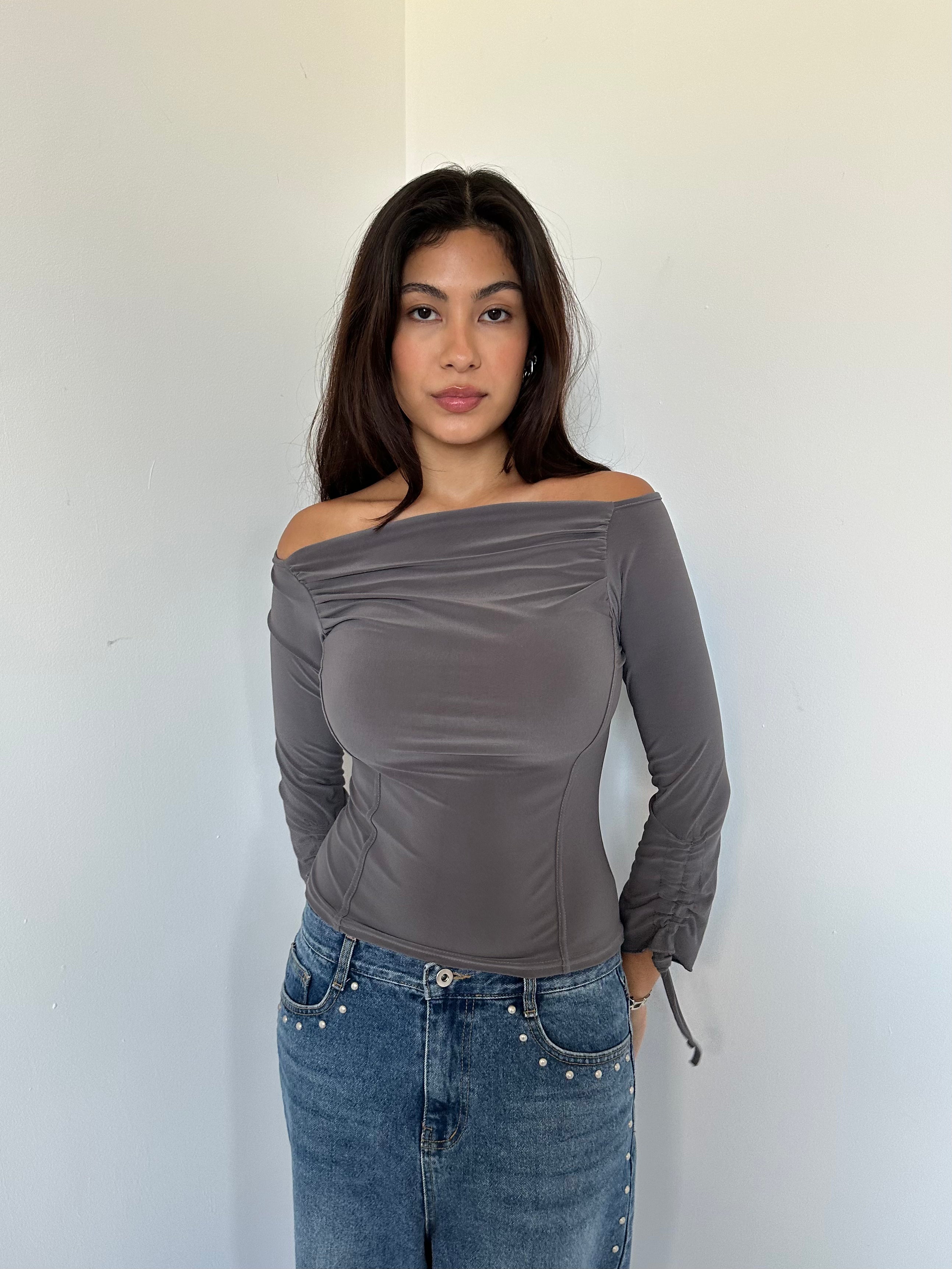 off shoulder top — size xs/s