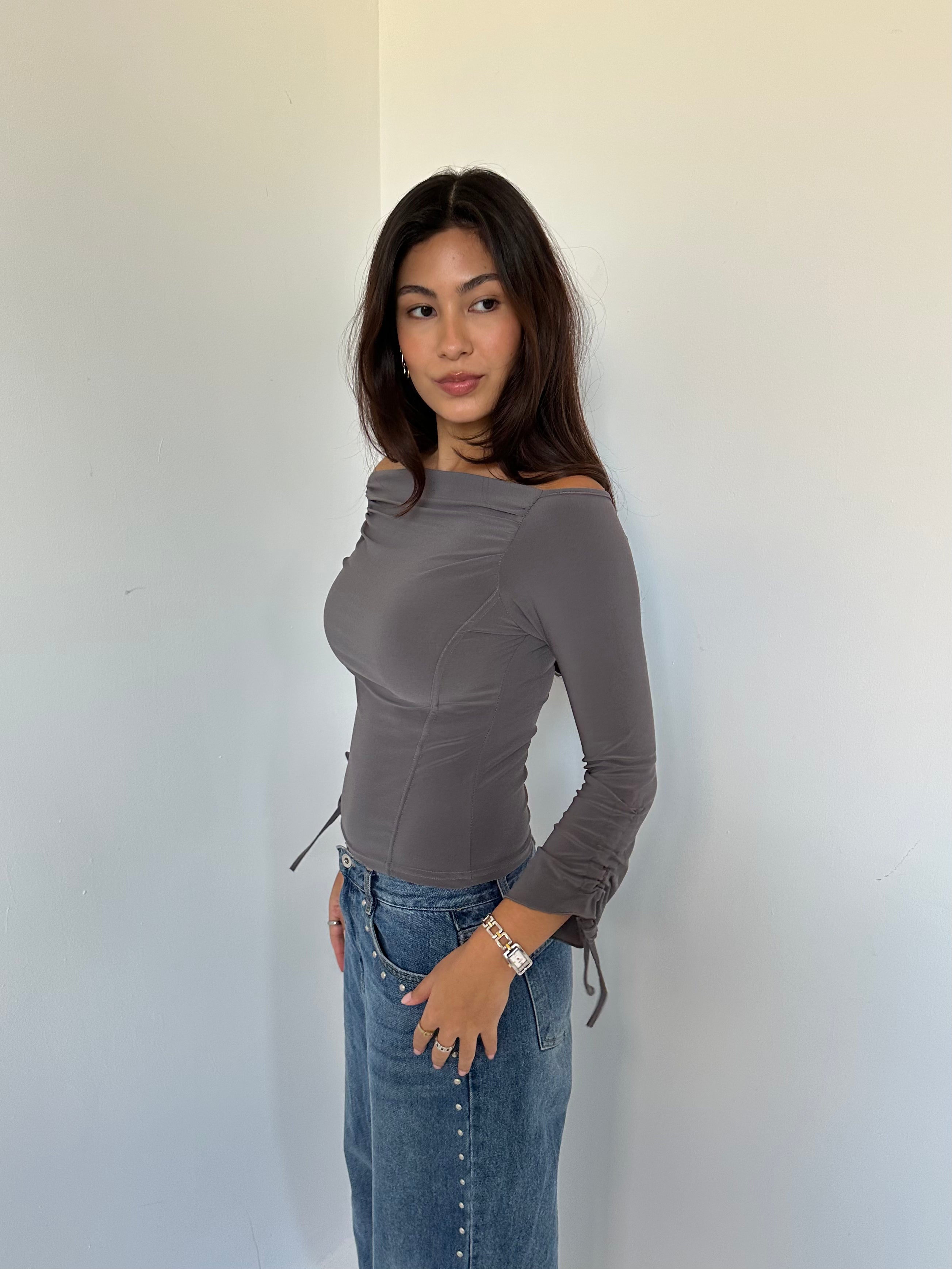 off shoulder top — size xs/s