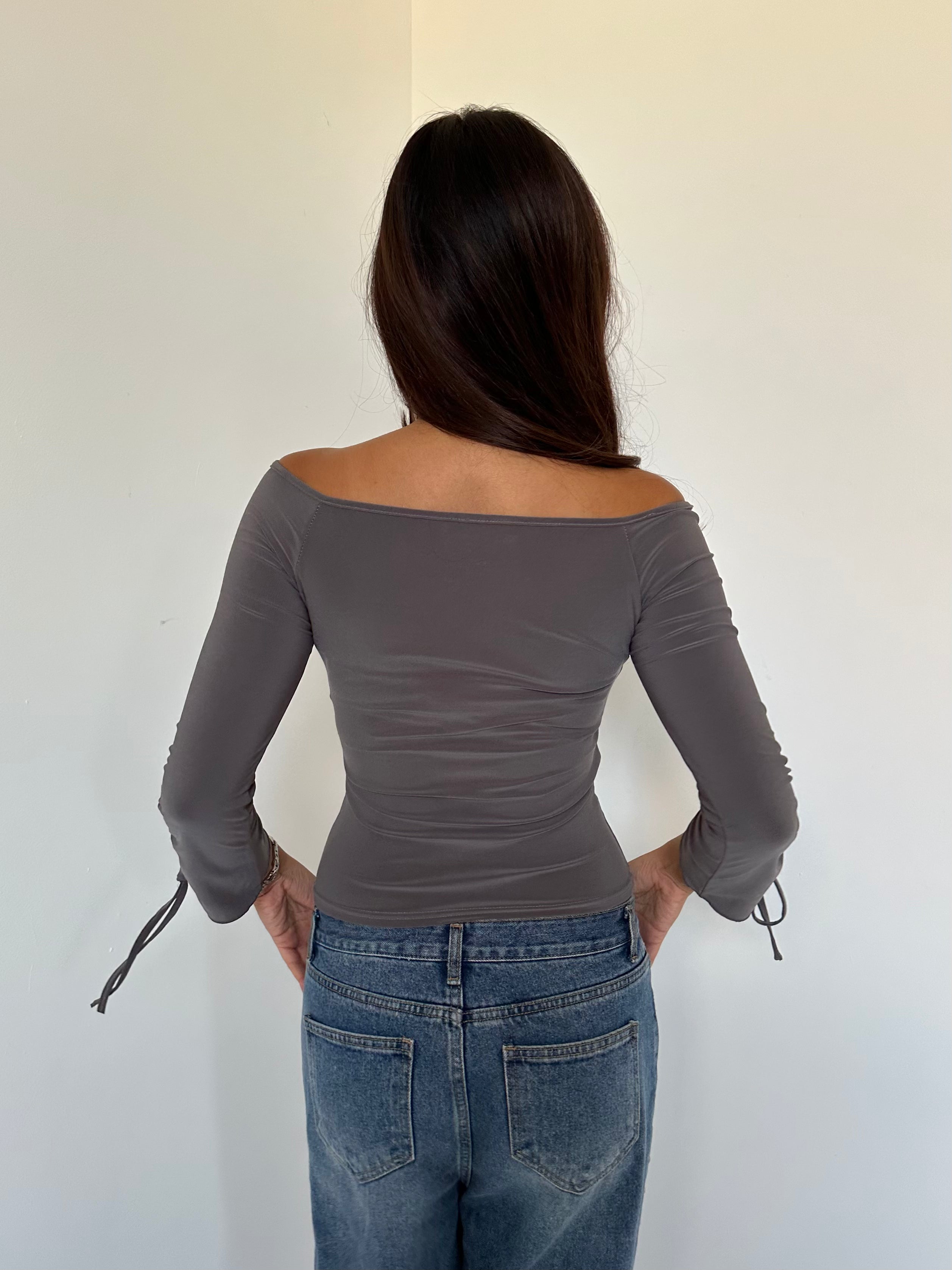 off shoulder top — size xs/s