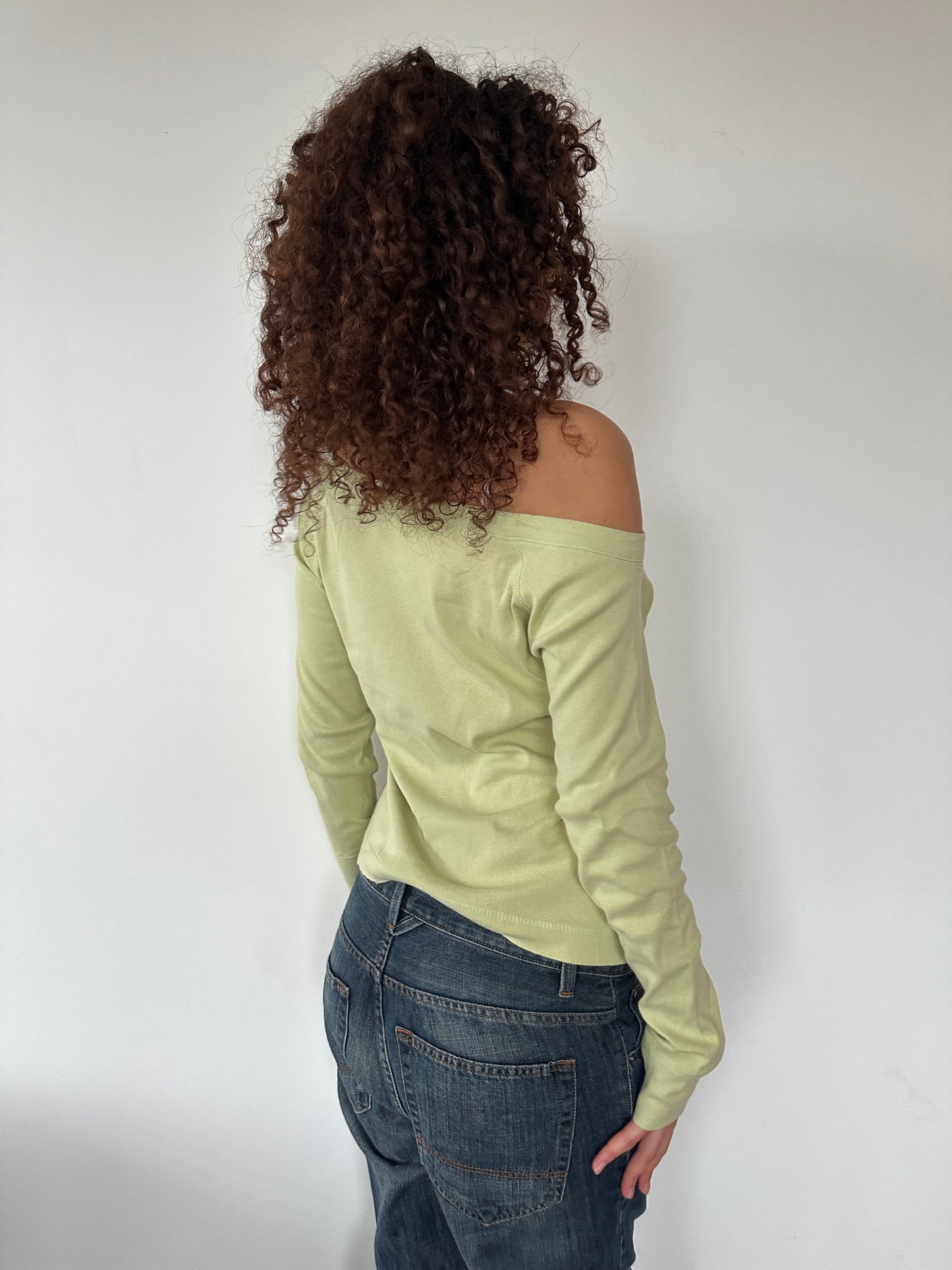 OFF SHOULDER SLOUCHY TOP ◦ SIZE M
