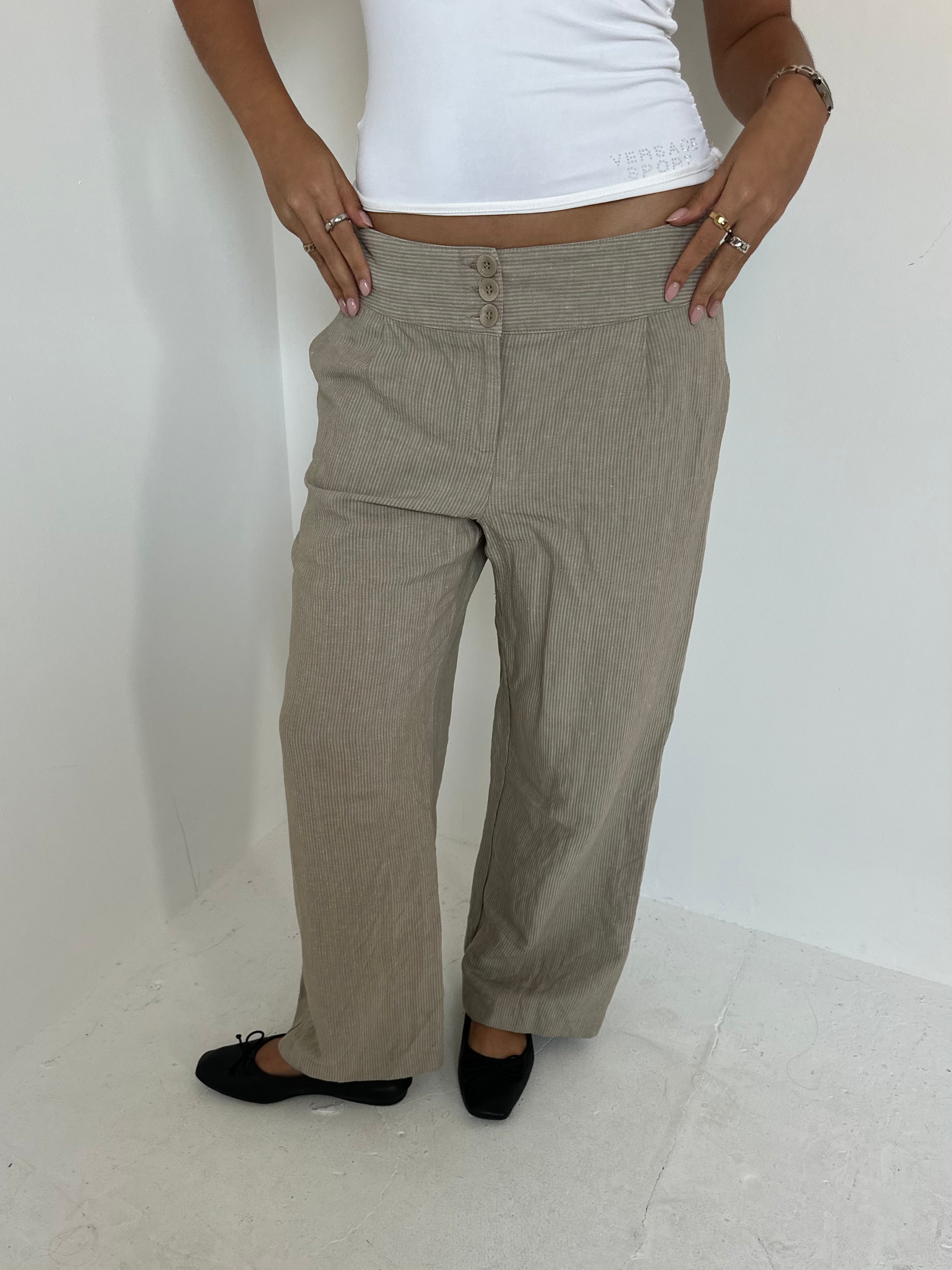 wide-leg low-rise pants — size m