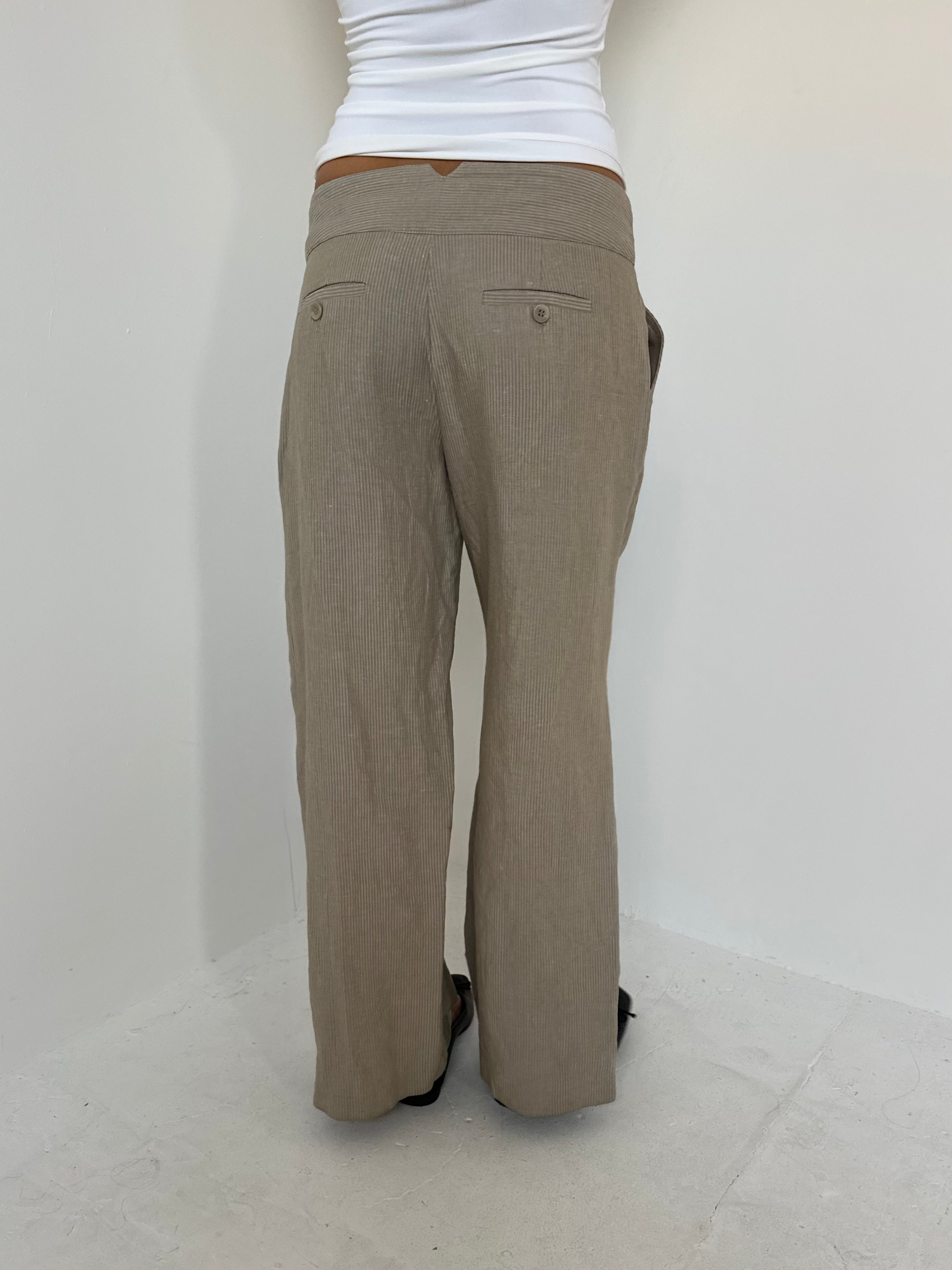 wide-leg low-rise pants — size m
