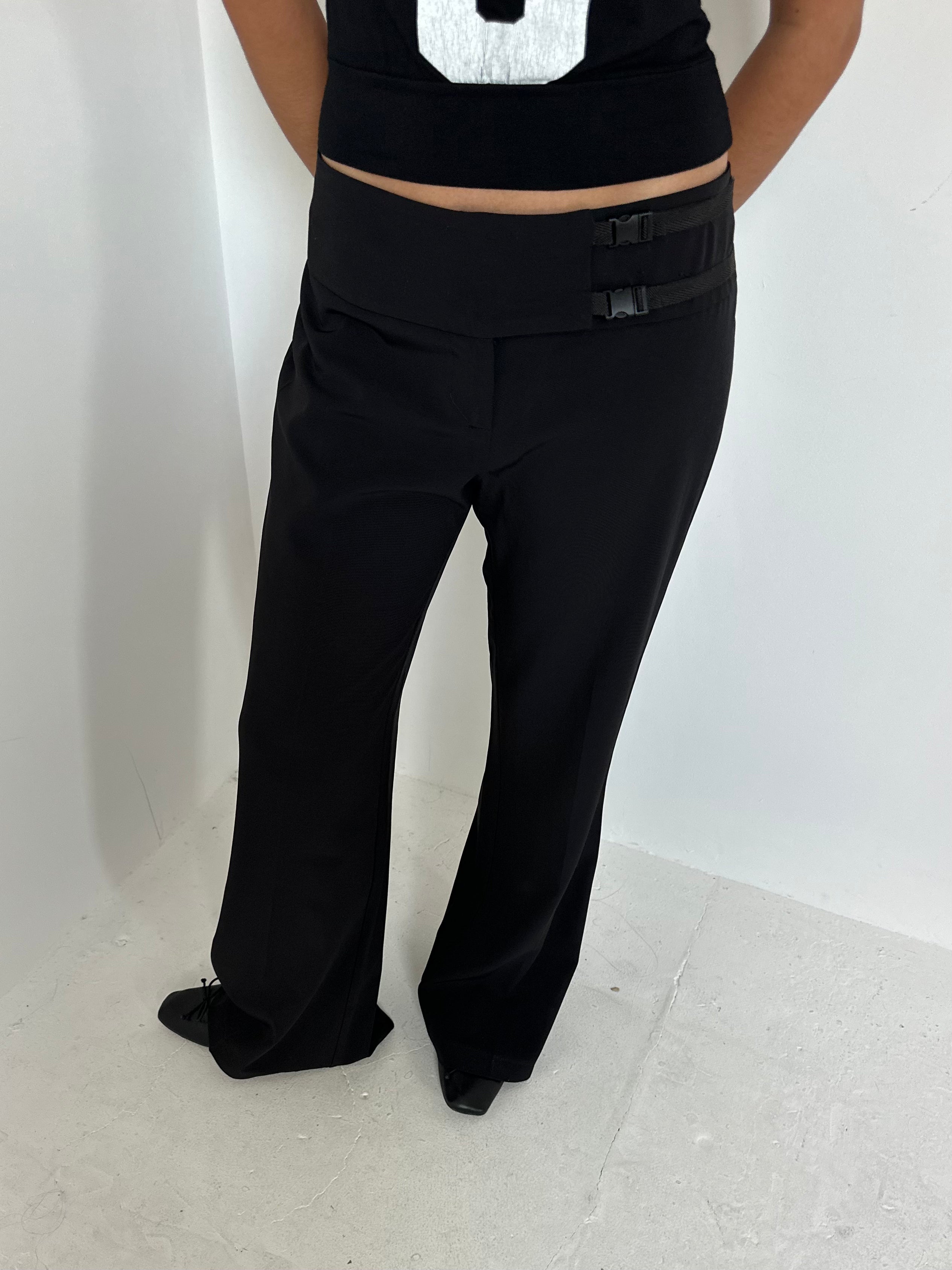 low-rise buckle trousers — size s/m