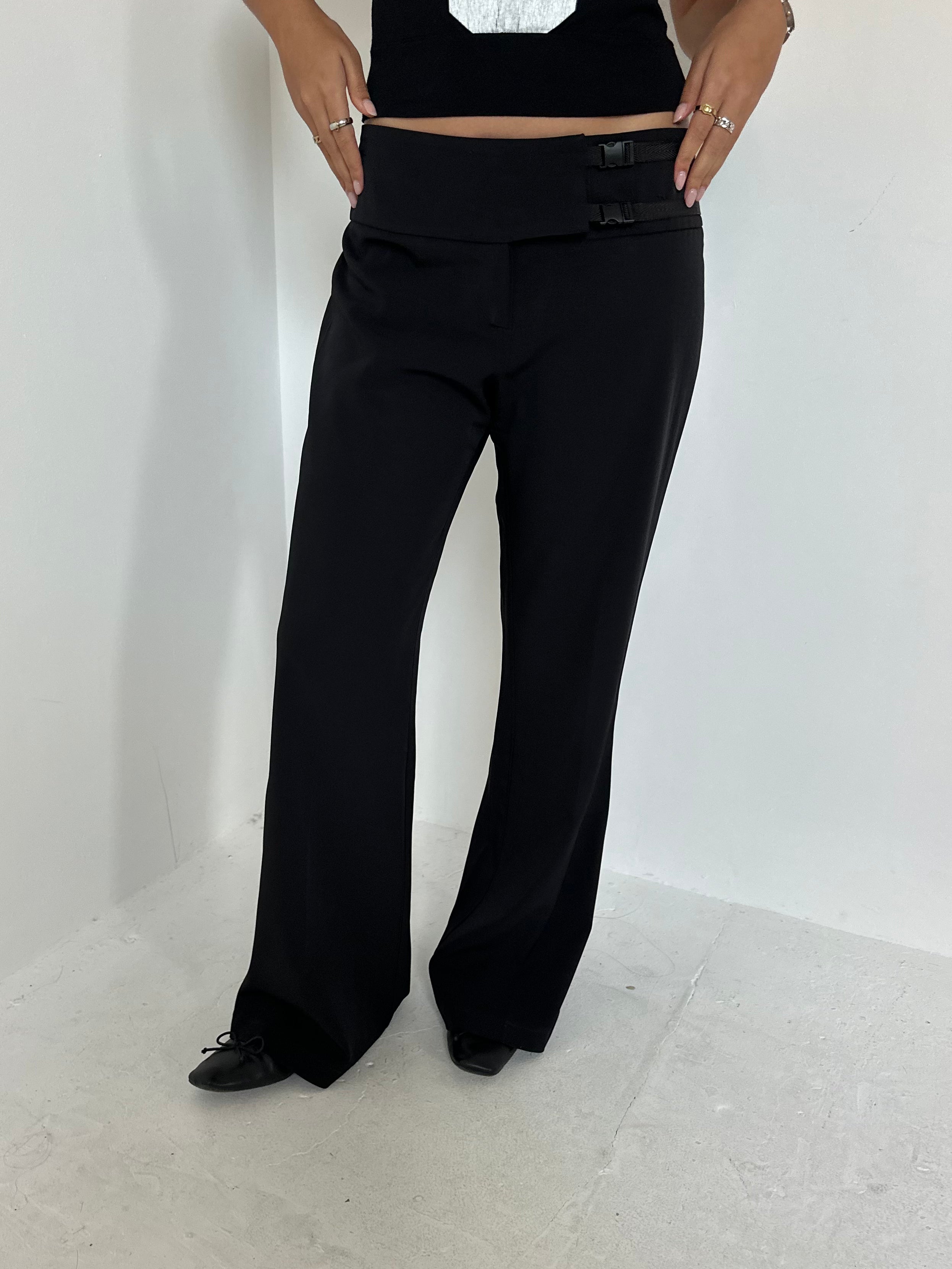 low-rise buckle trousers — size s/m