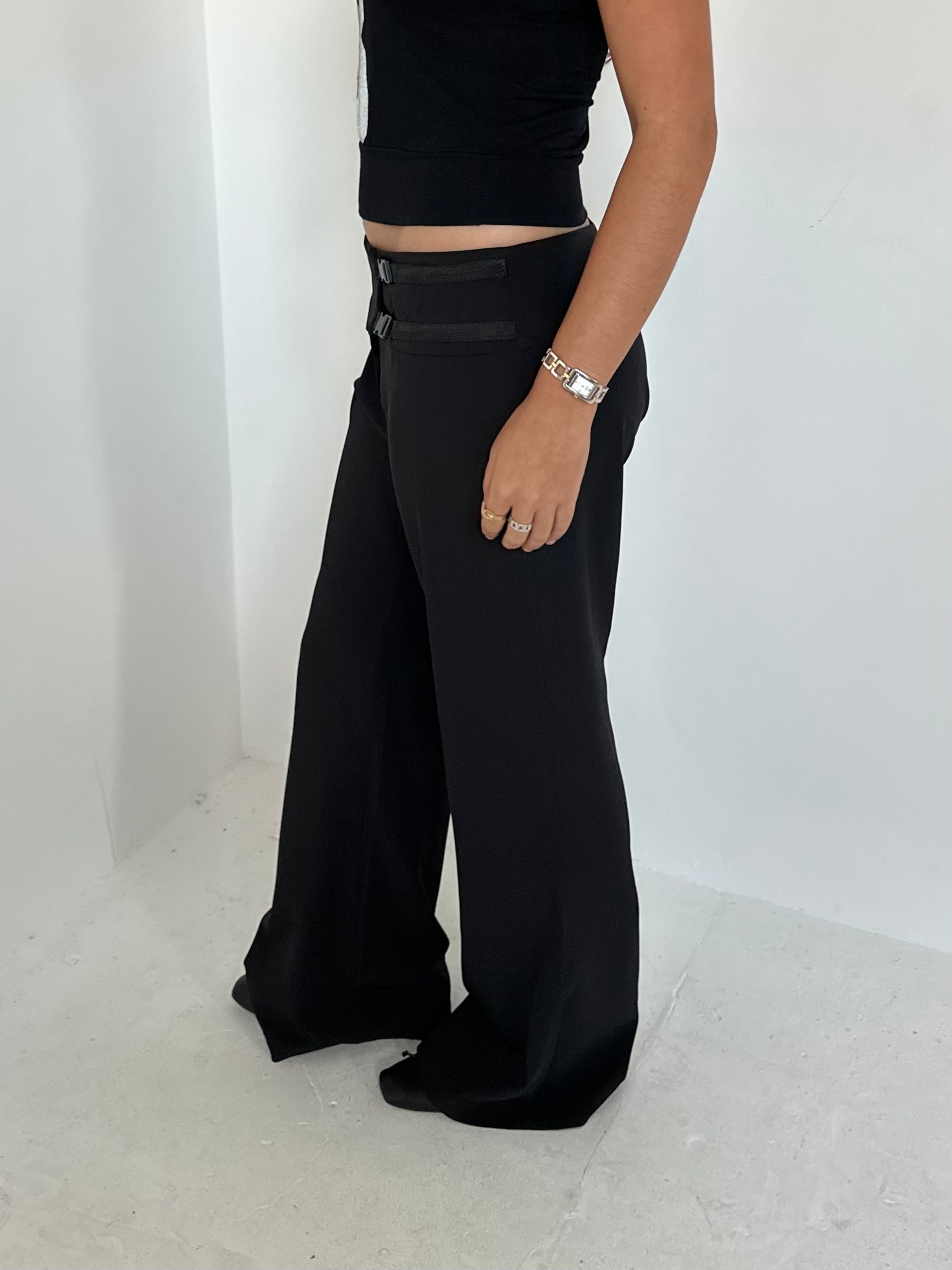 low-rise buckle trousers — size s/m