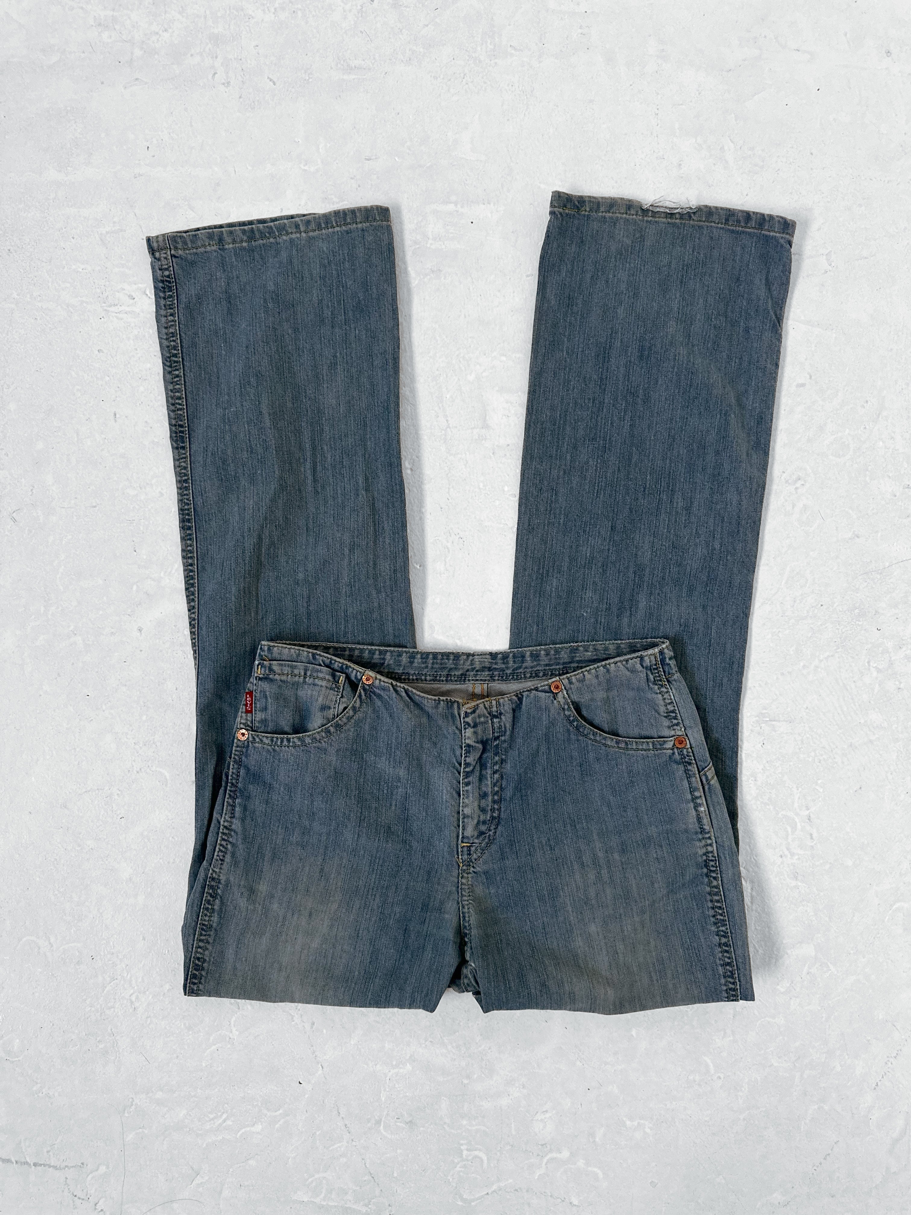 levi's low-rise jeans — size xs