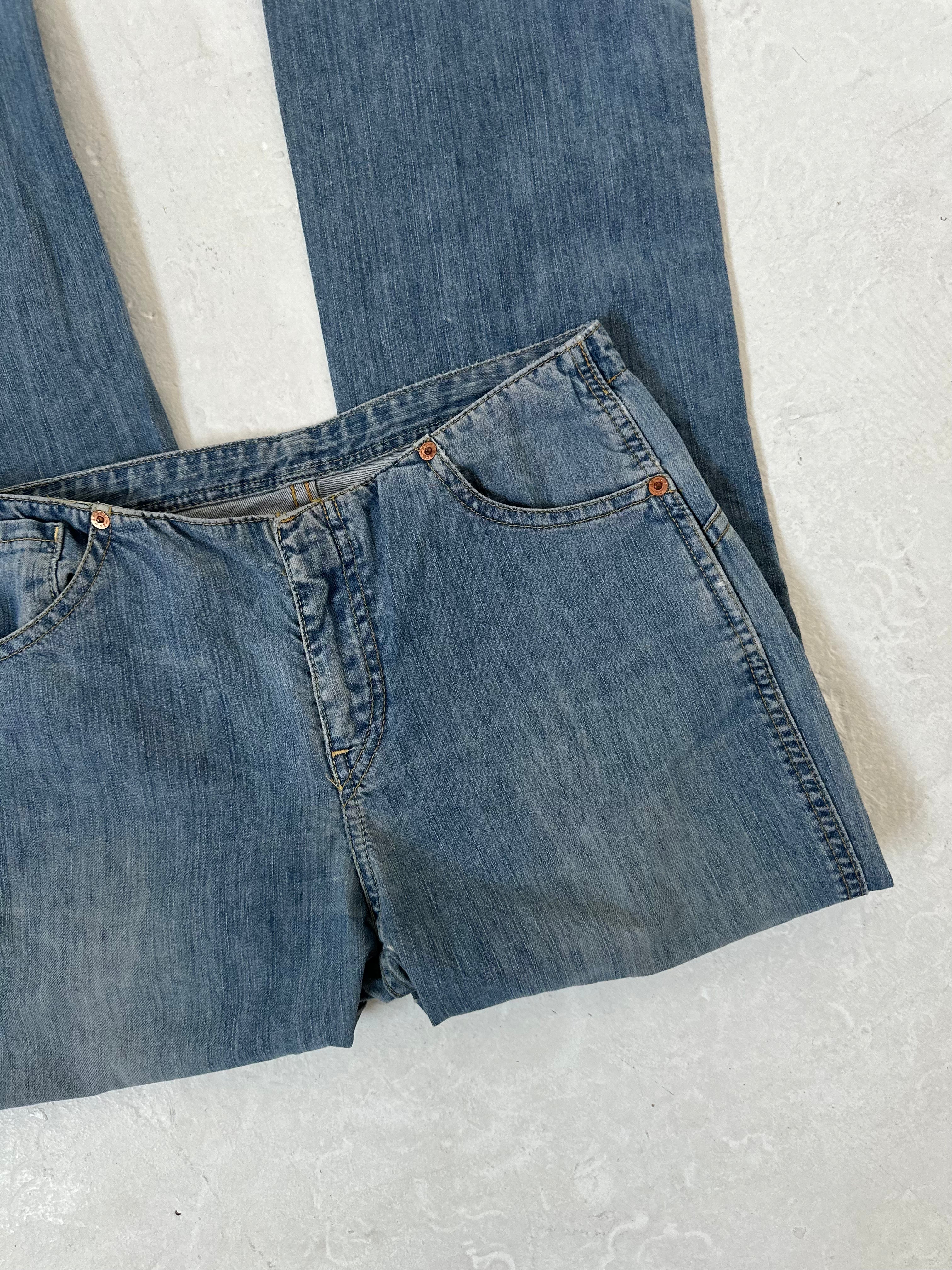 levi's low-rise jeans — size xs