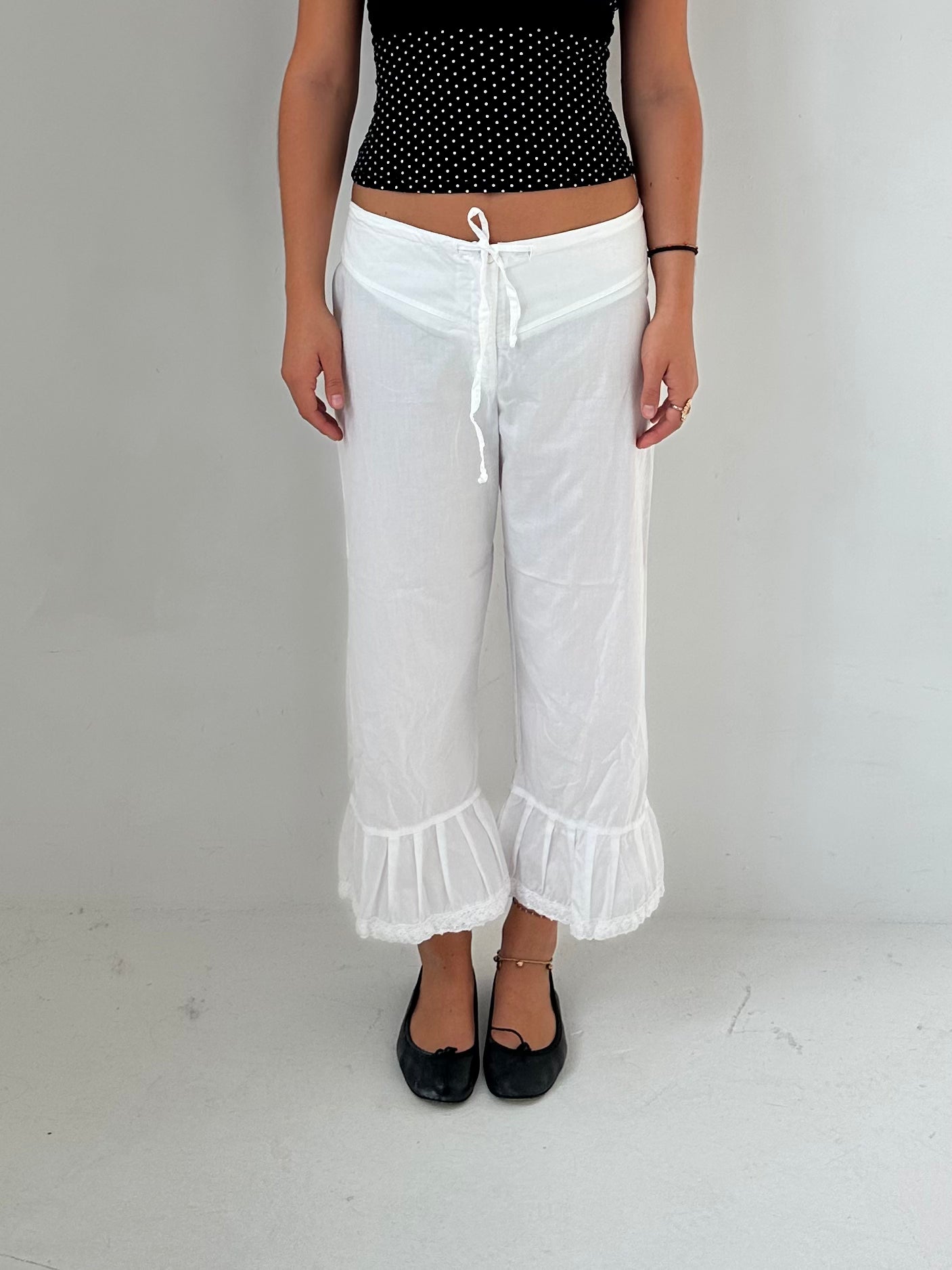 frilly capri pants — size xs/s