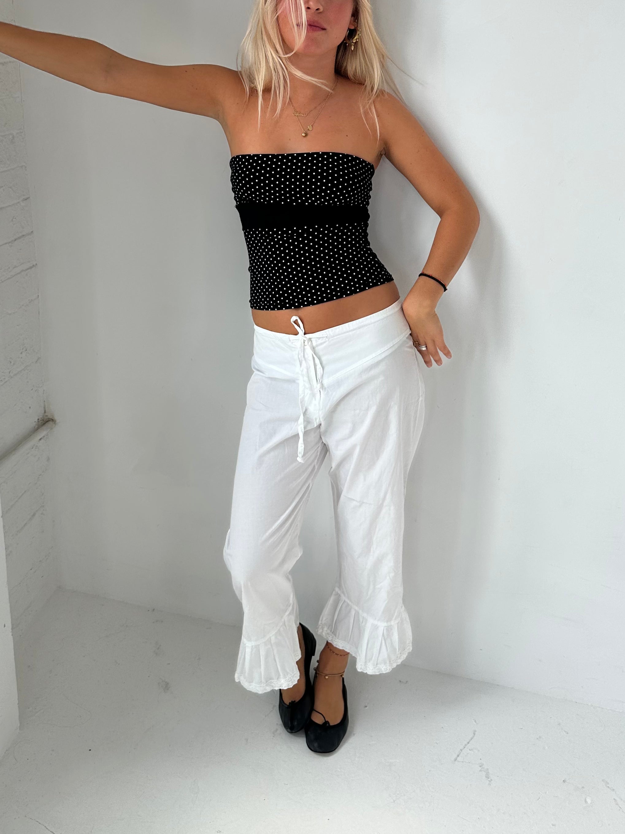 frilly capri pants — size xs/s