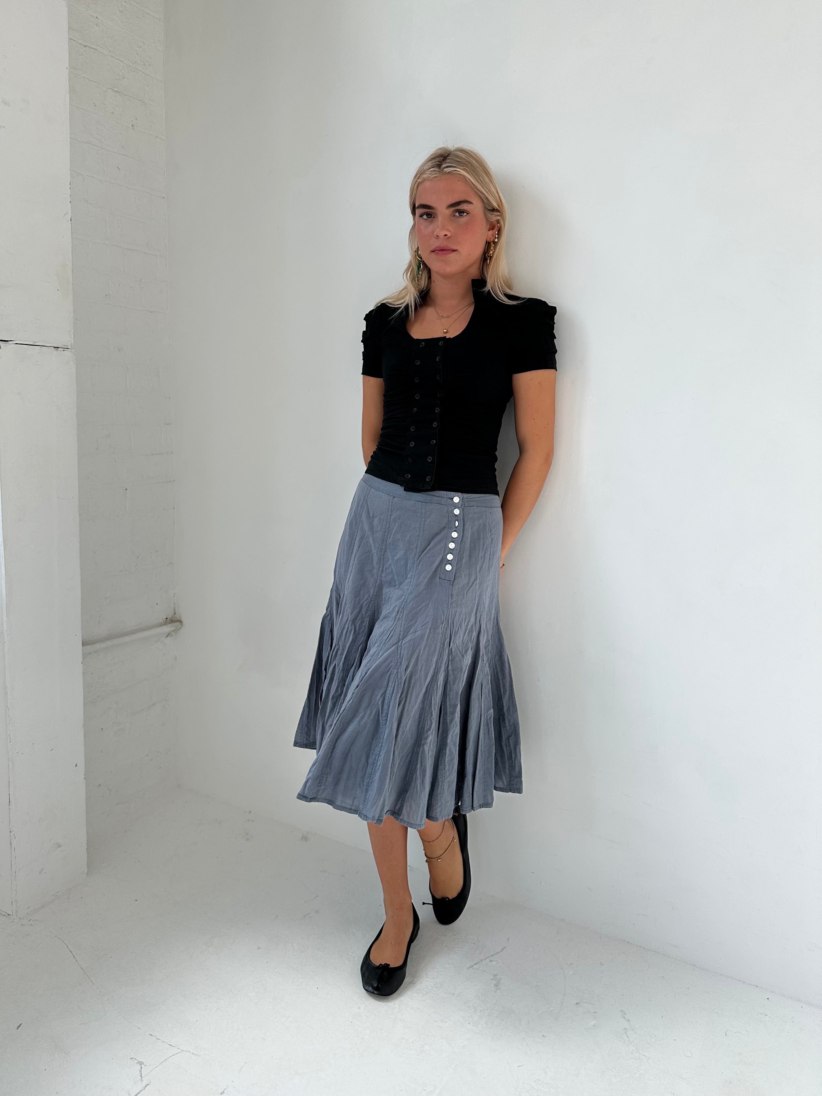 buttoned midi skirt — size xs/s