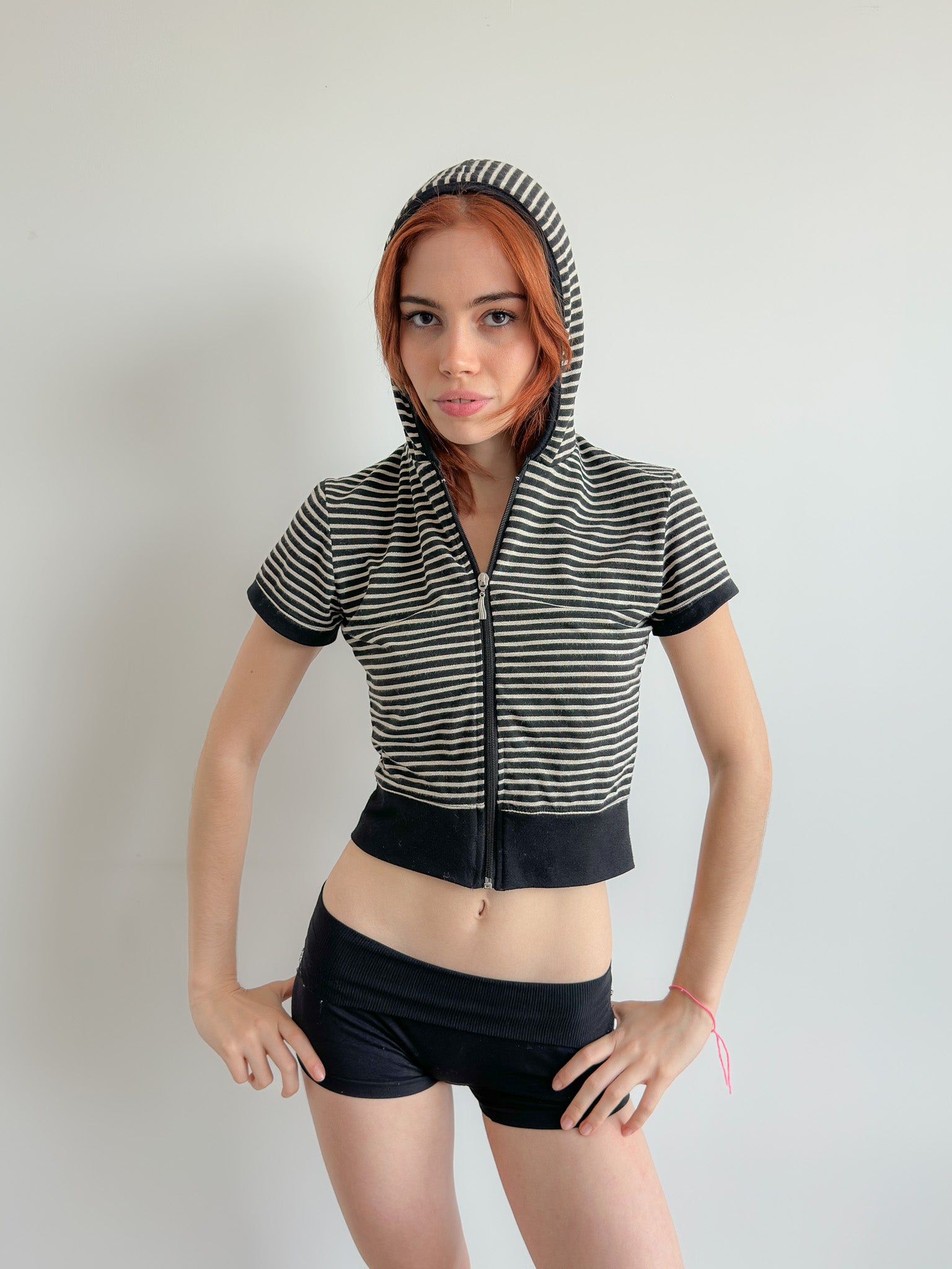 stripe hooded tee / size xs-s