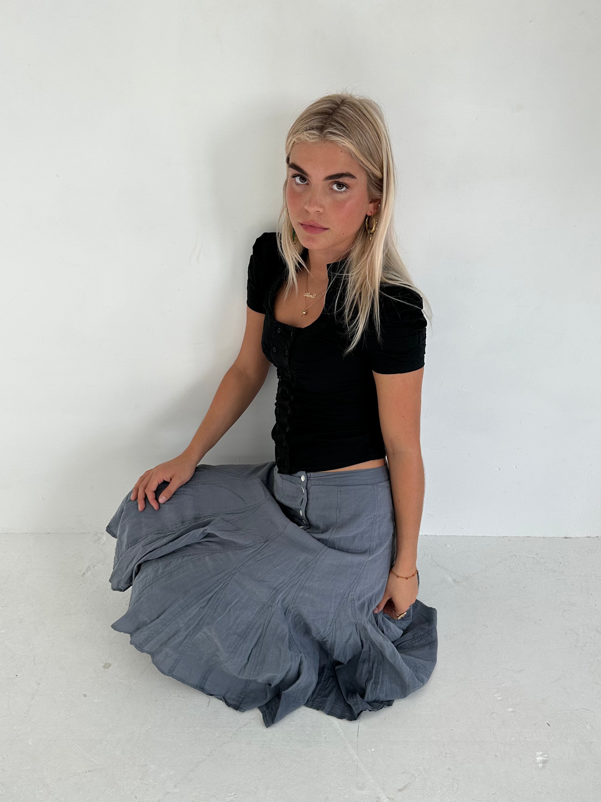 buttoned midi skirt — size xs/s