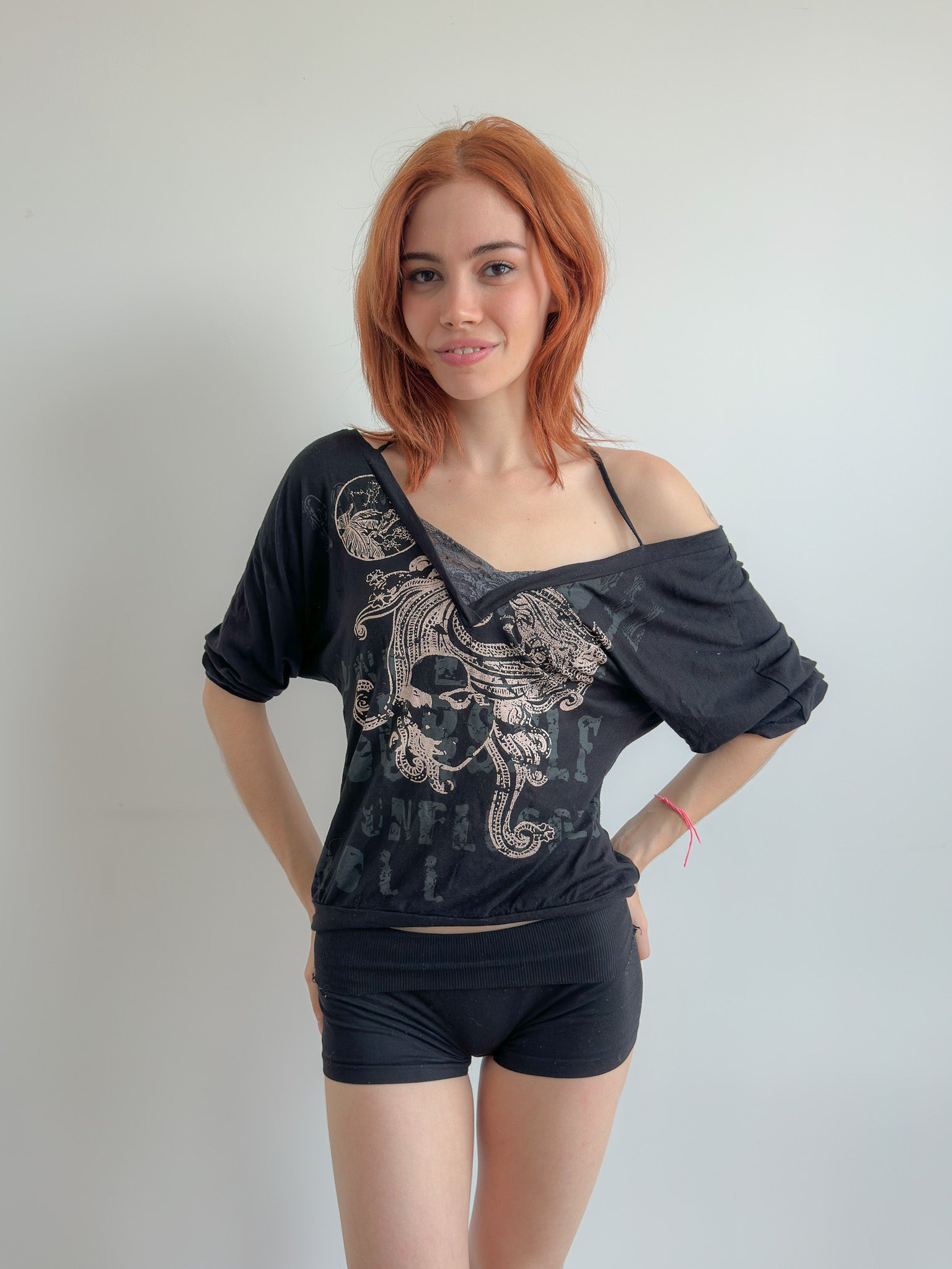 grunge slouchy tee / size s