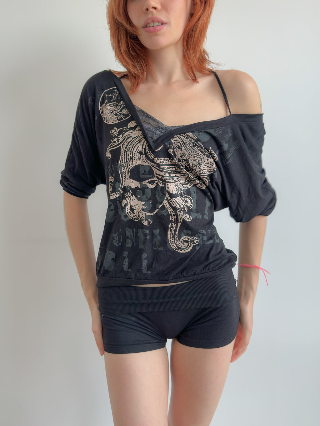 grunge slouchy tee / size s
