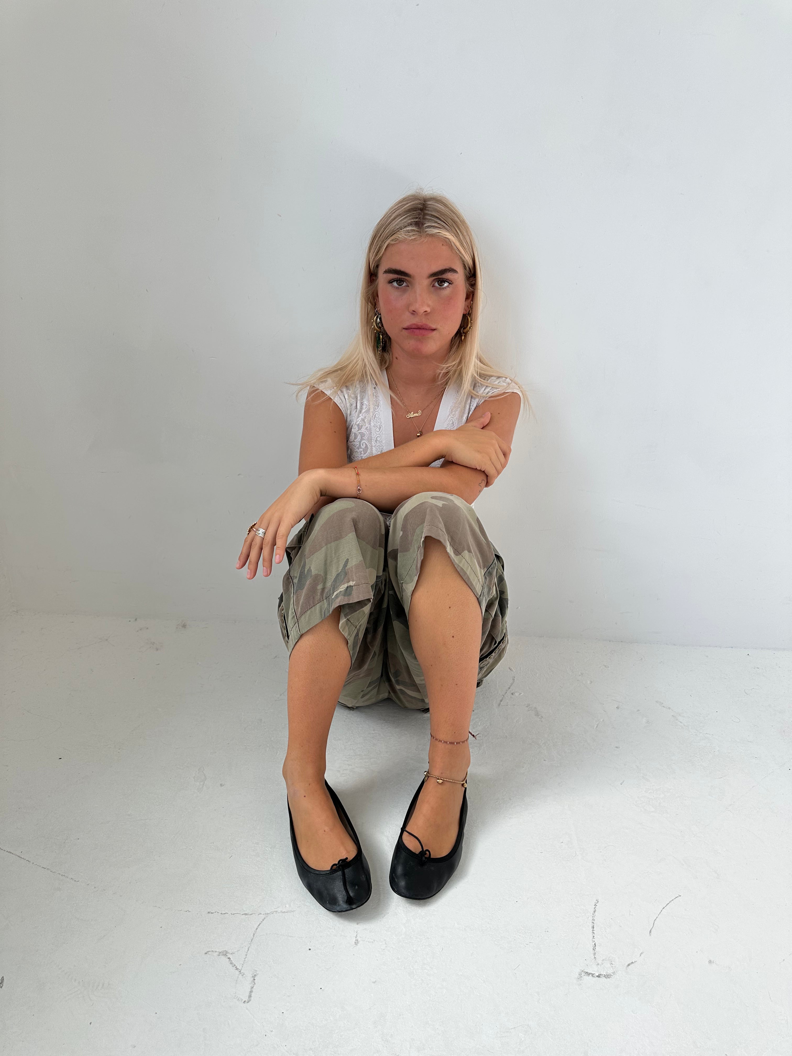 camo capris — size s