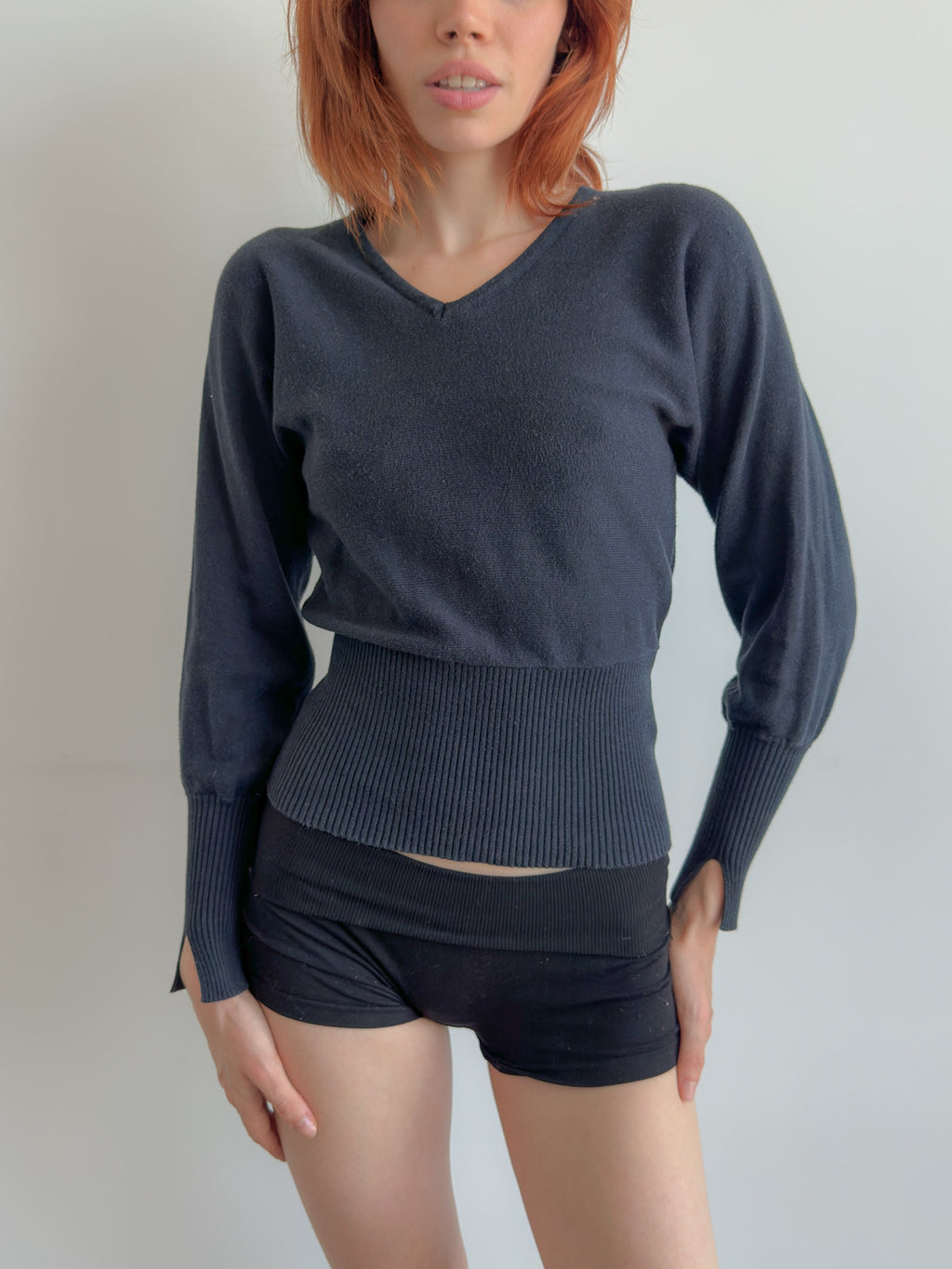 v-neck batwing knit / size xs-s