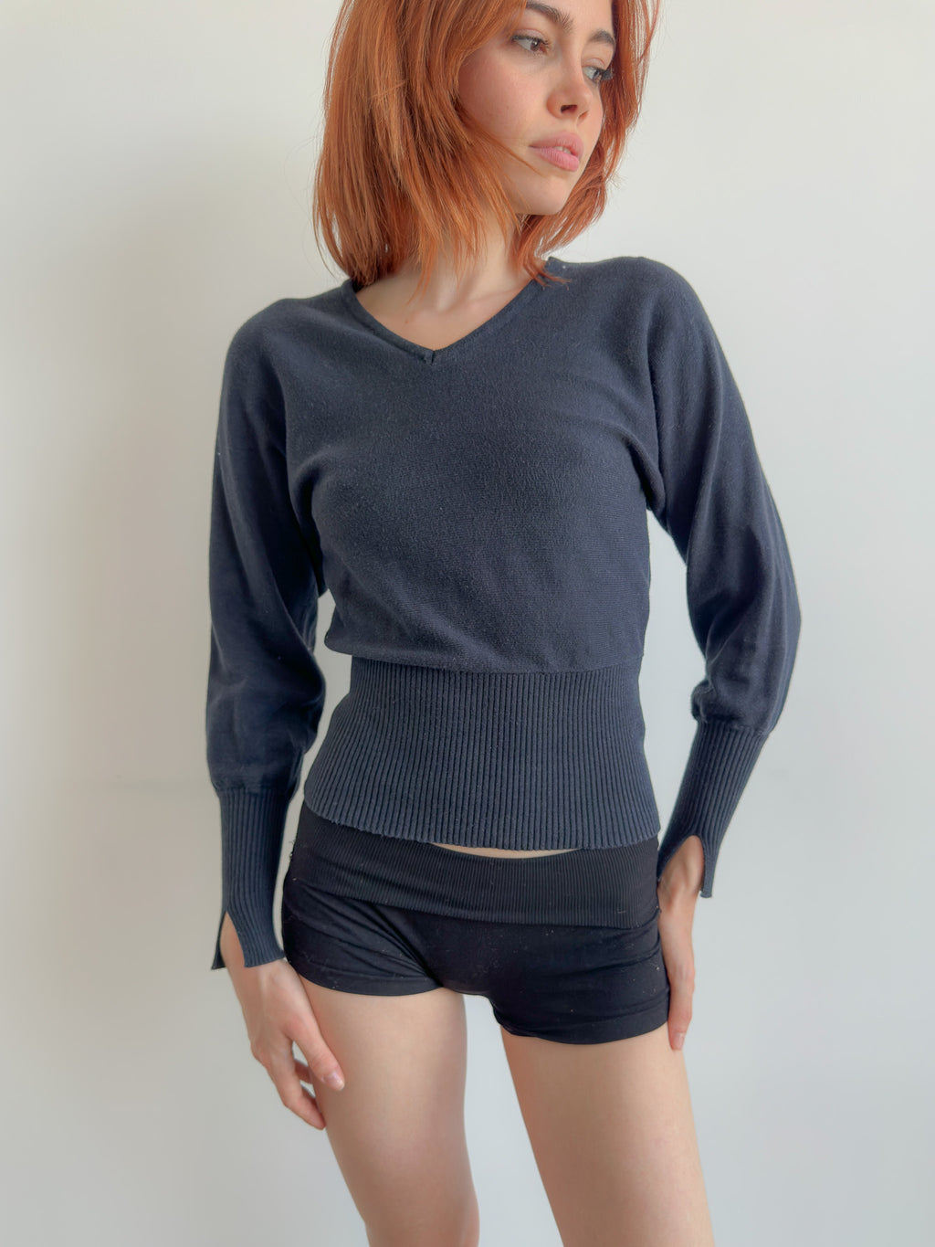 v-neck batwing knit / size xs-s