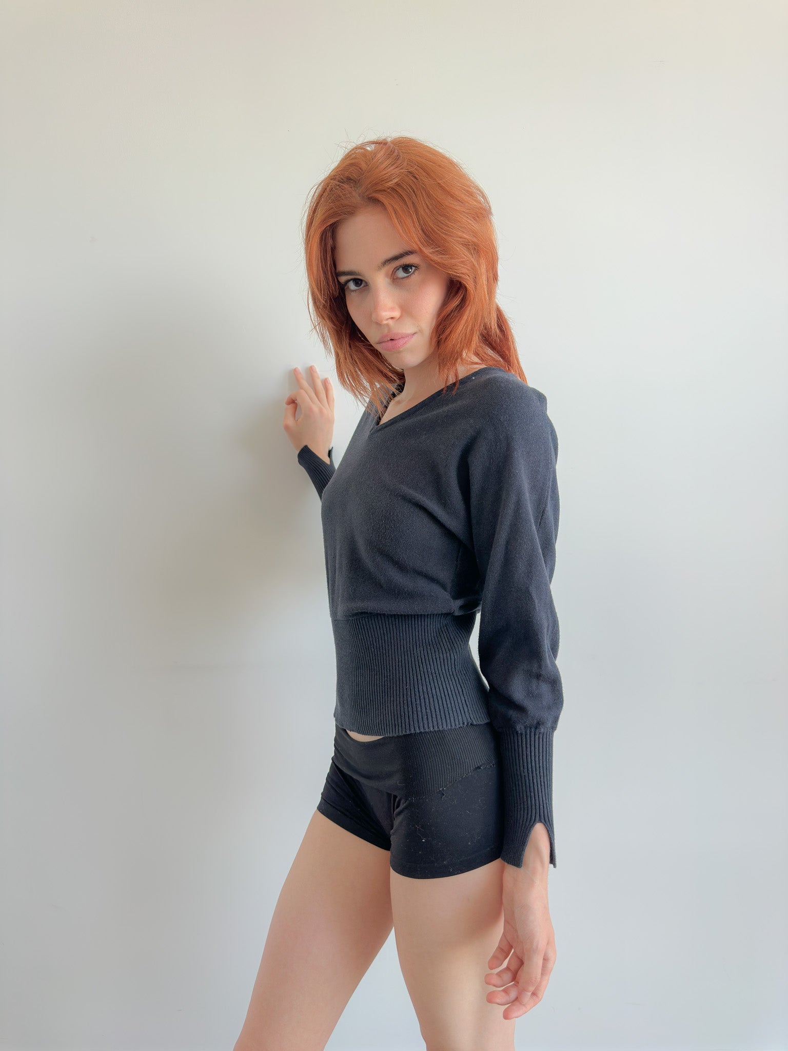 v-neck batwing knit / size xs-s