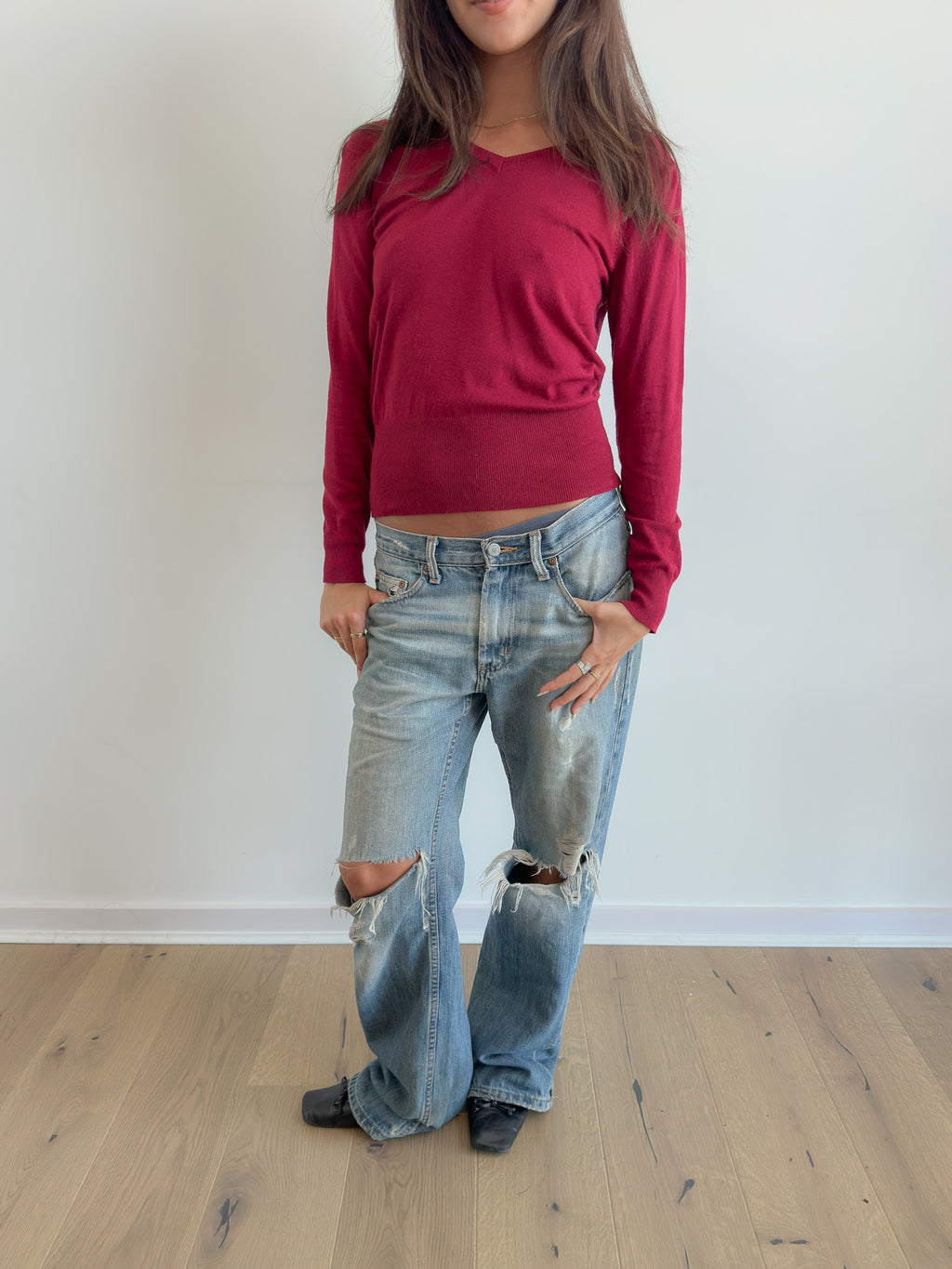 raspberry v-neck knit / size xs-s