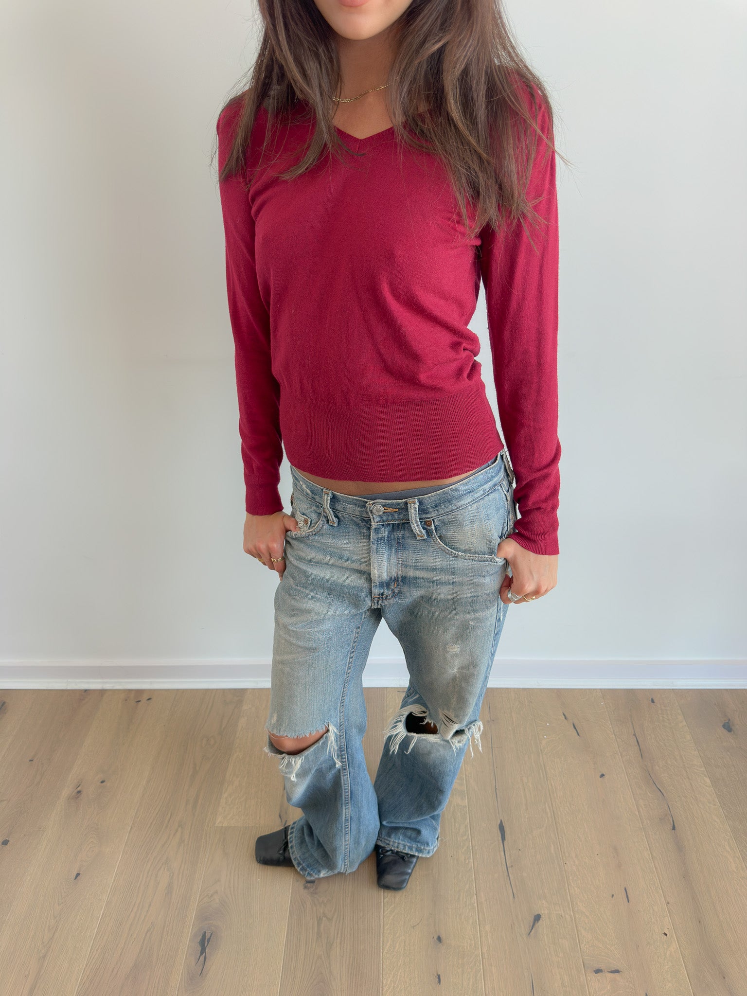 raspberry v-neck knit / size xs-s