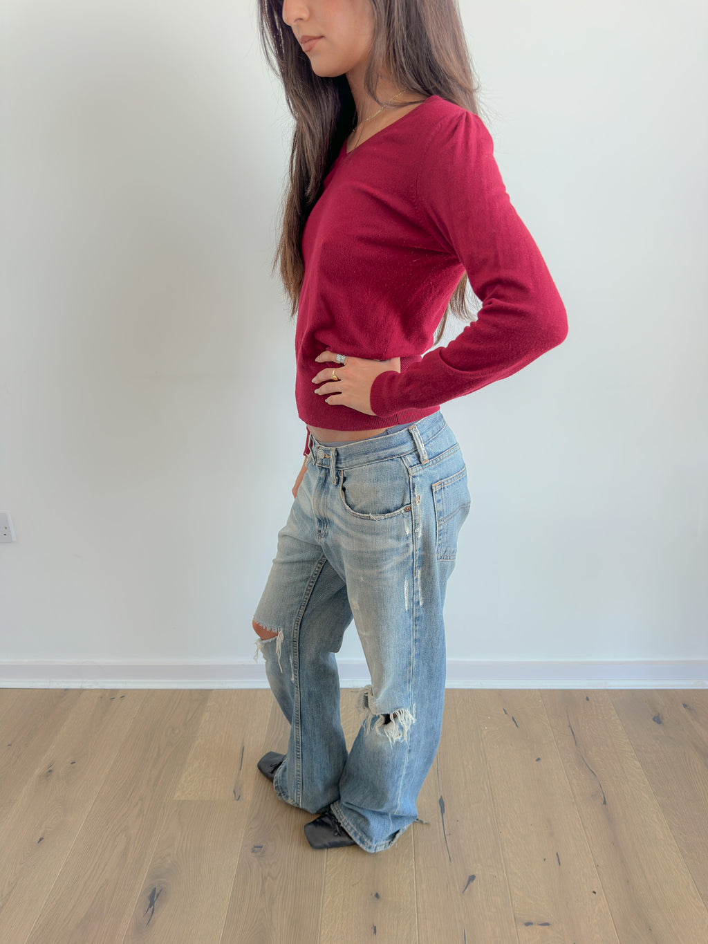 raspberry v-neck knit / size xs-s
