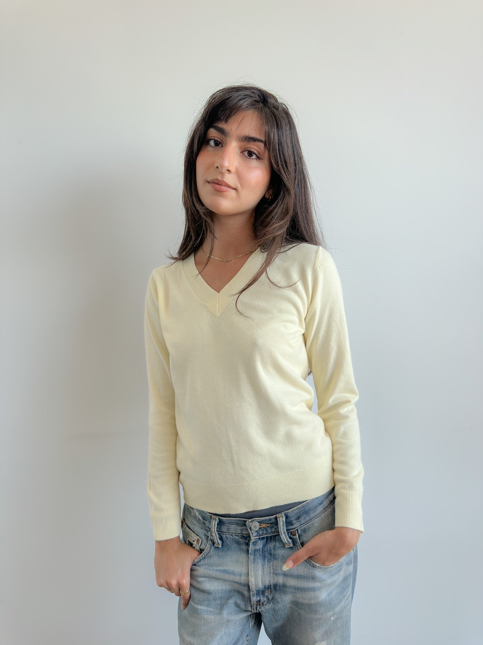 v-neck jumper / size s