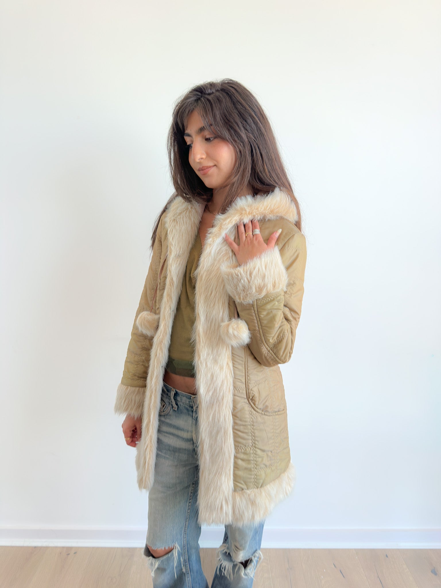 chalet girl fur jacket / size s