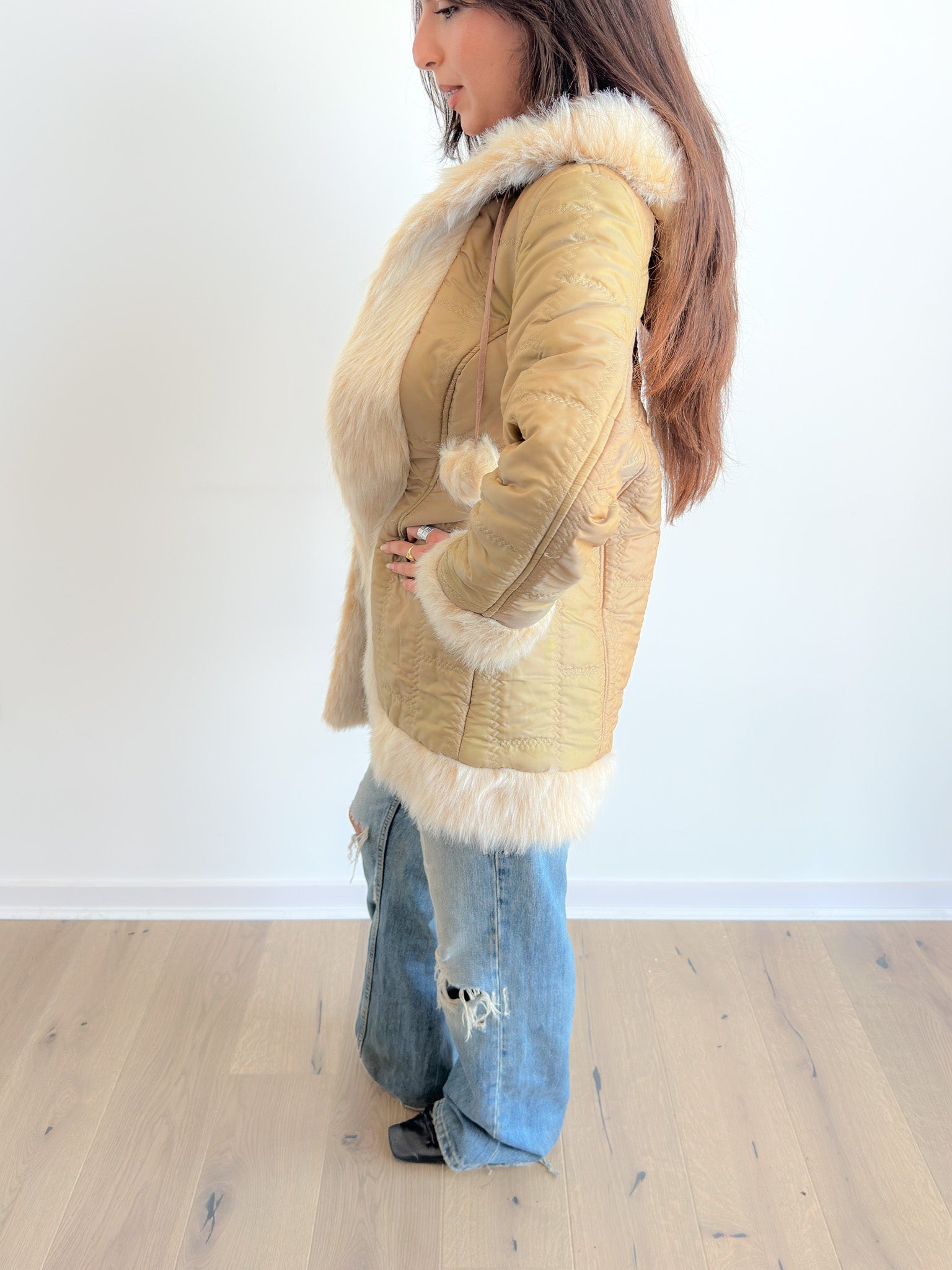 chalet girl fur jacket / size s