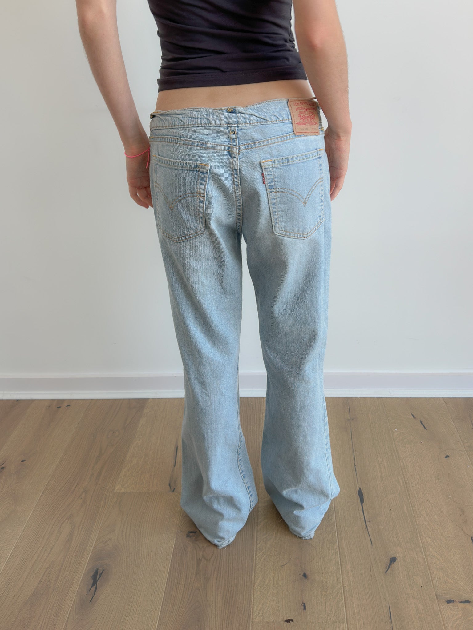 levi's low rise jeans / size s