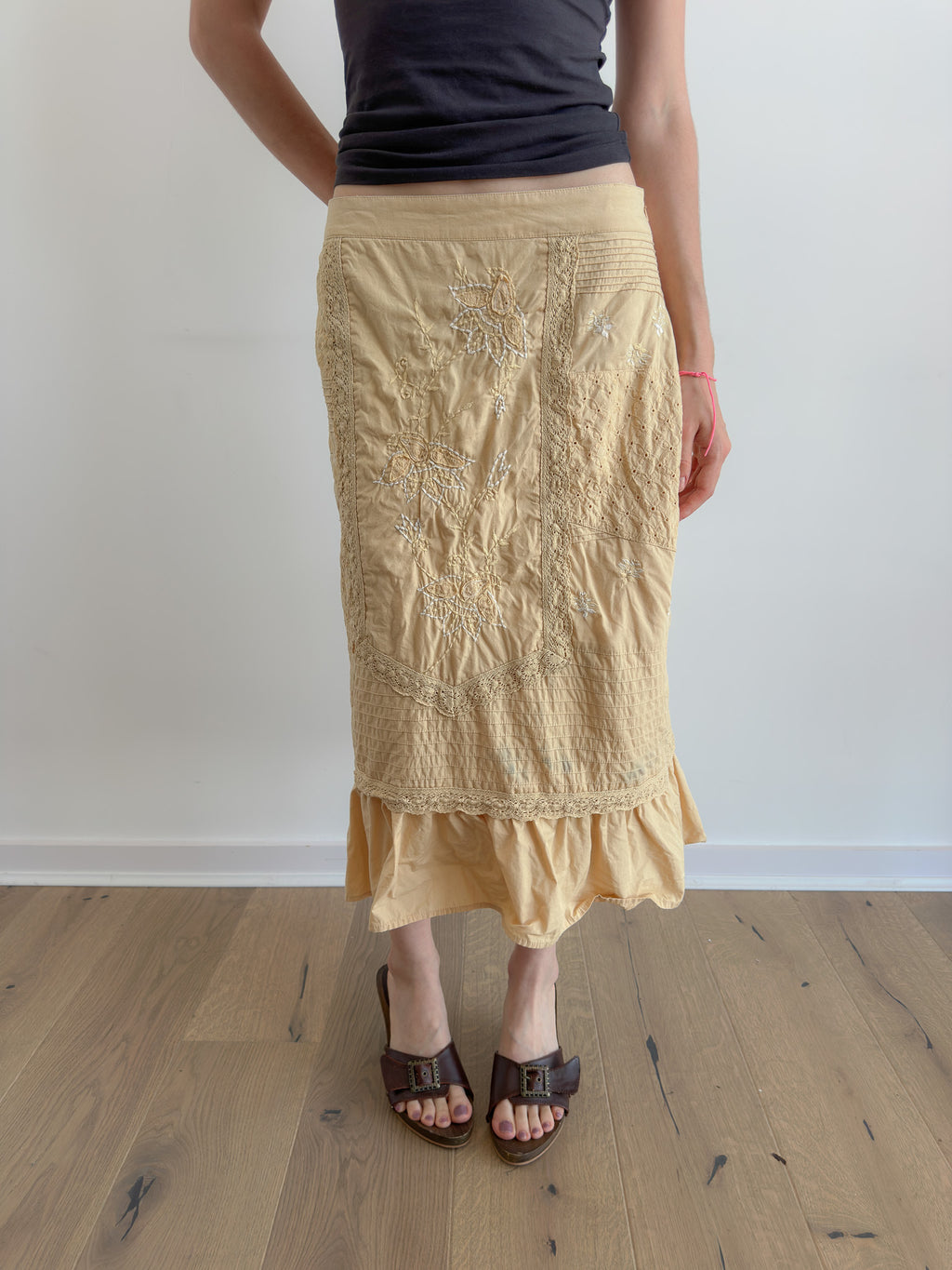 butter yellow skirt / size s-m