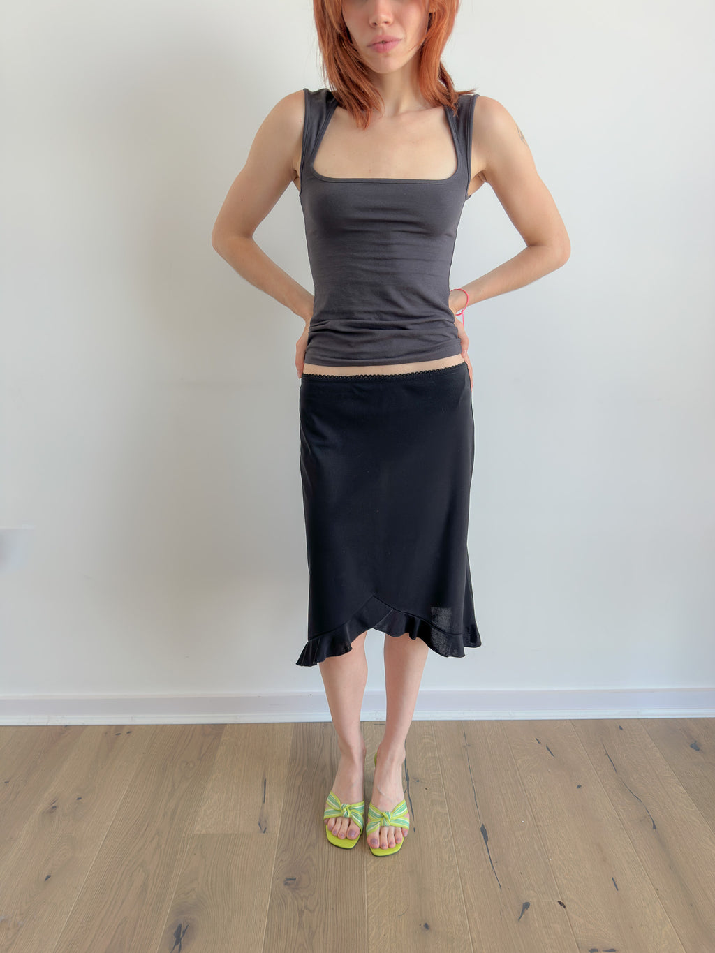 asymmetric midi skirt / size s