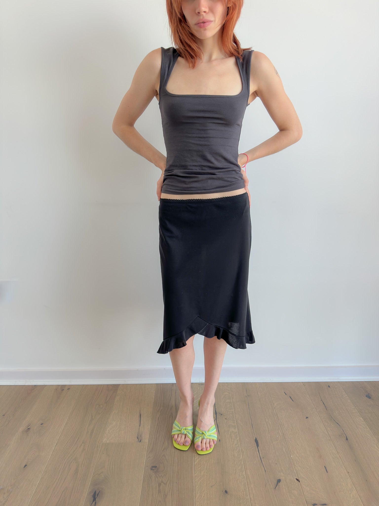 asymmetric midi skirt / size s