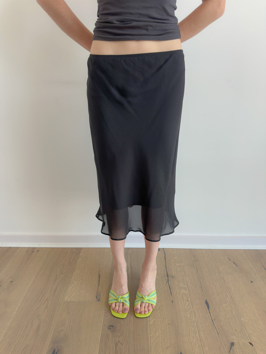 black slip skirt / size s