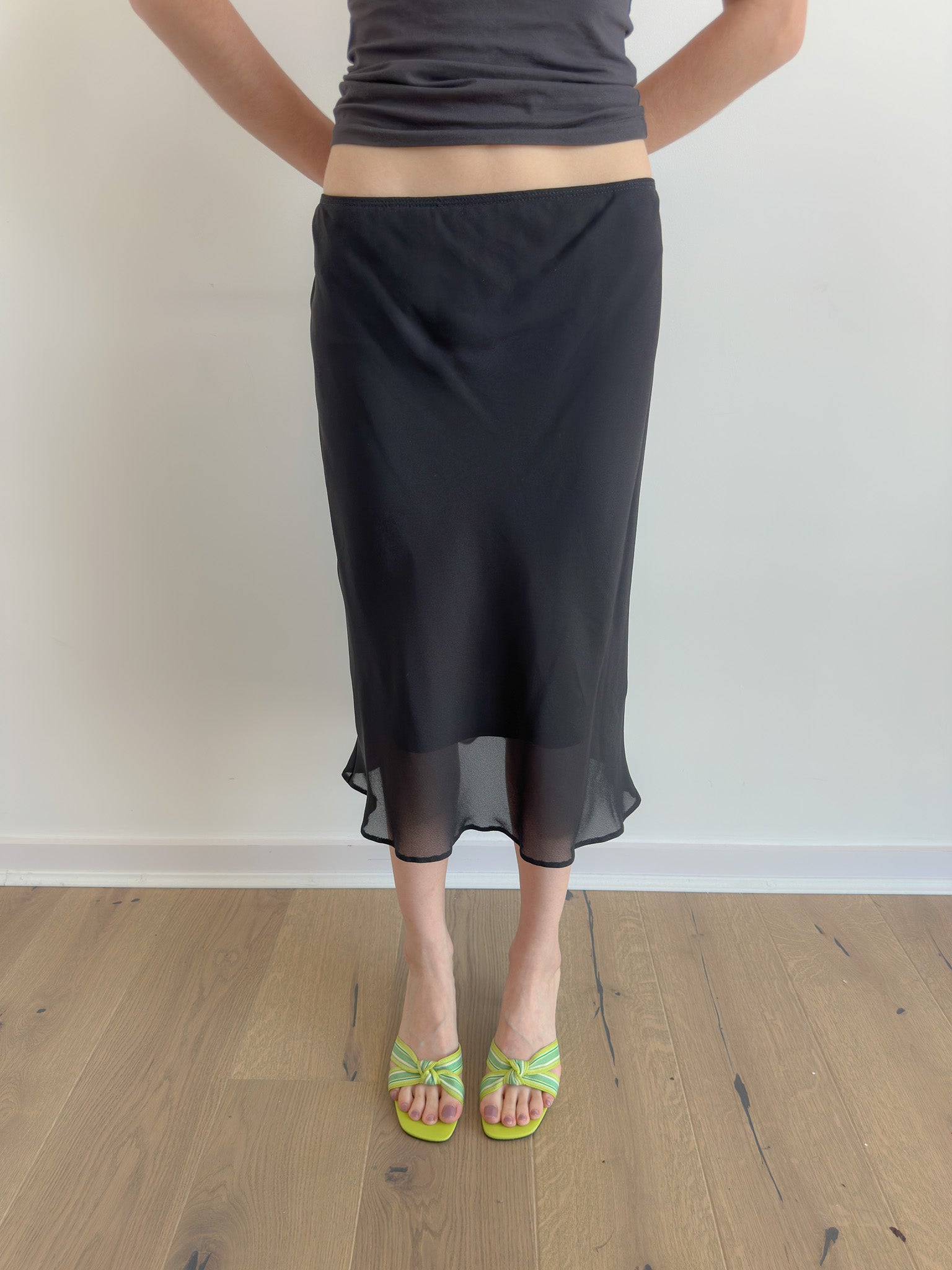 black slip skirt / size s
