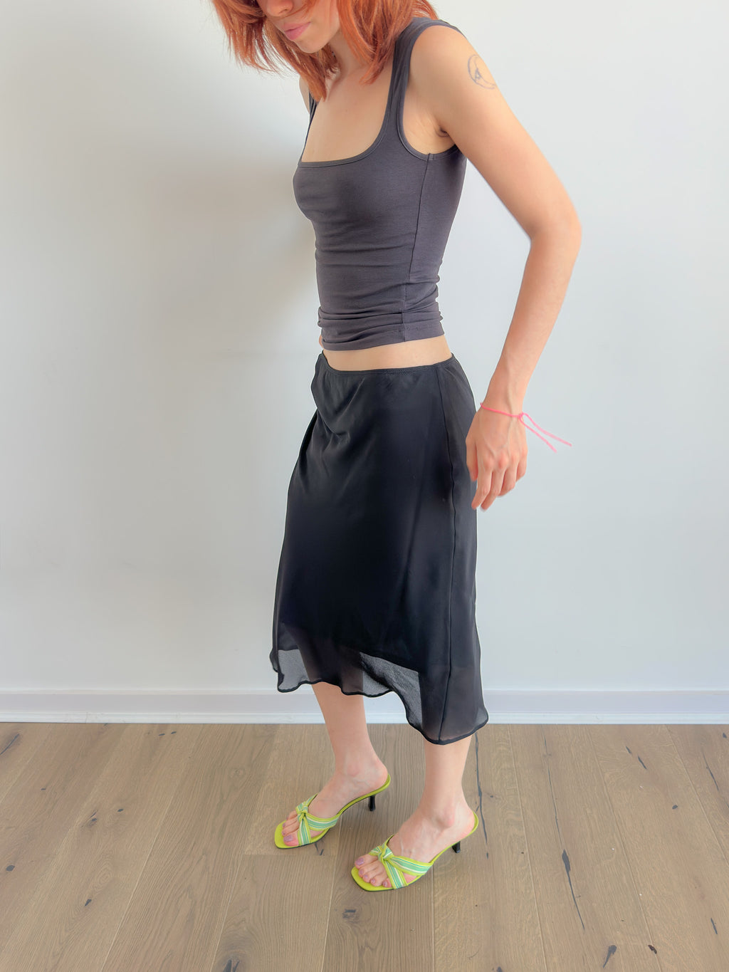 black slip skirt / size s