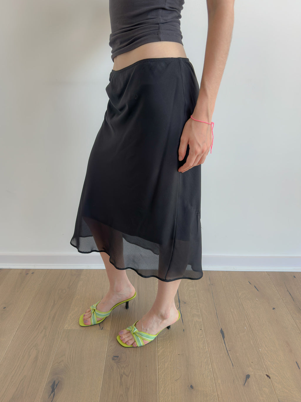 black slip skirt / size s