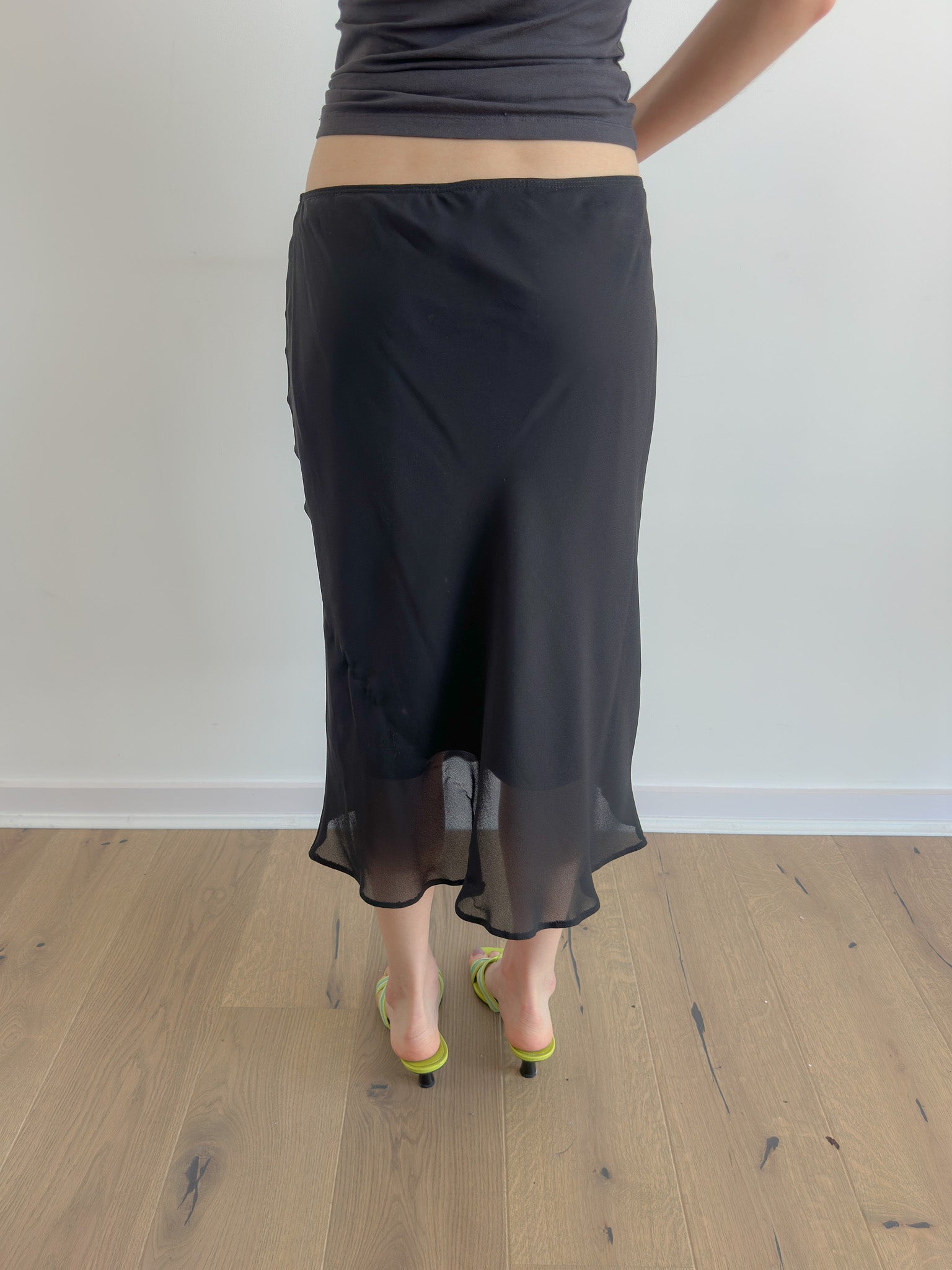 black slip skirt / size s