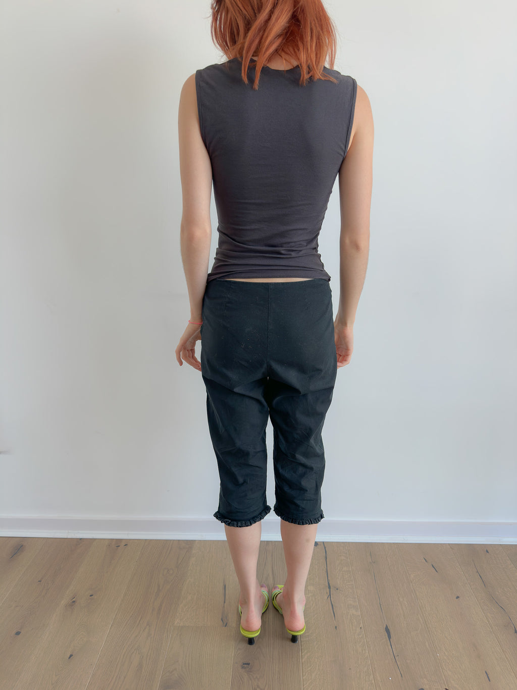 ruffle capris / size xs-s