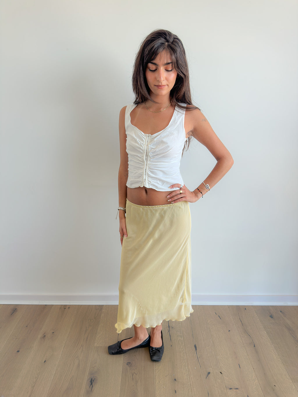 butter yellow midi skirt / size s-m