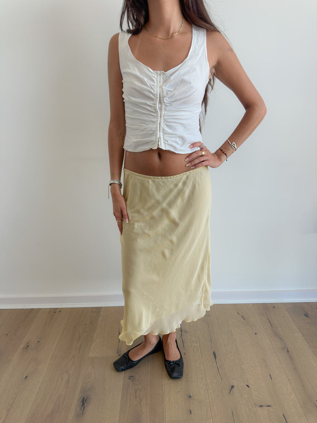 butter yellow midi skirt / size s-m