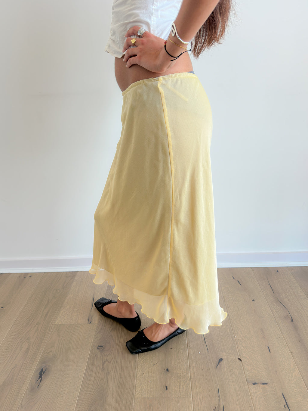 butter yellow midi skirt / size s-m