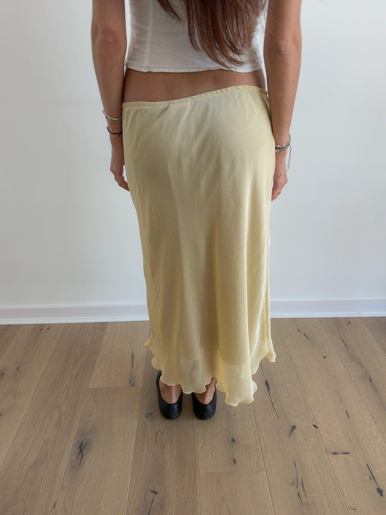 butter yellow midi skirt / size s-m
