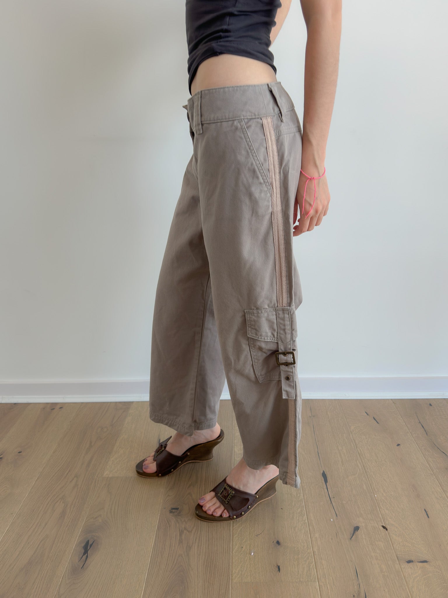 low-rise stripe cargos / size m