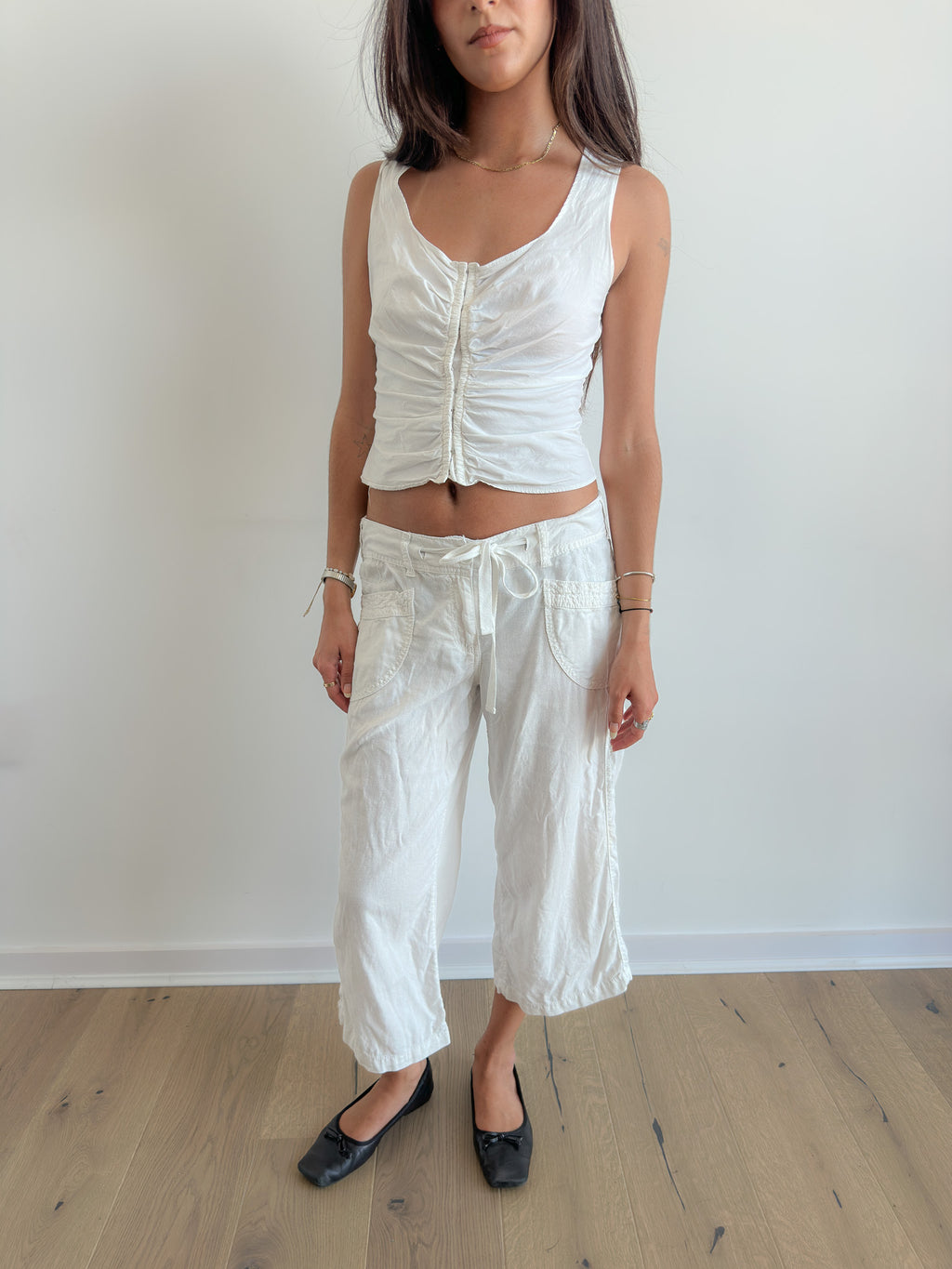 low rise capris / size s