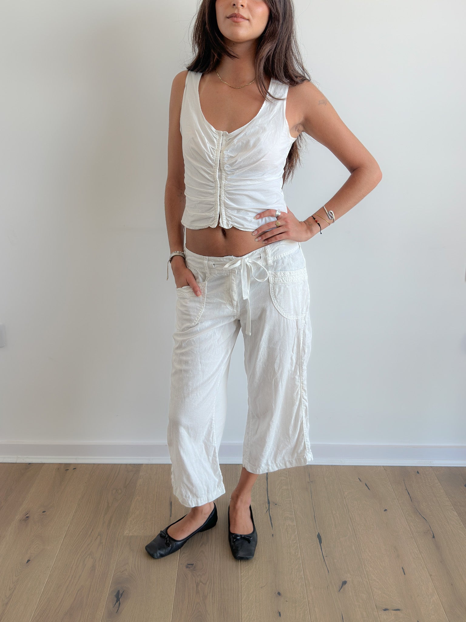 low rise capris / size s