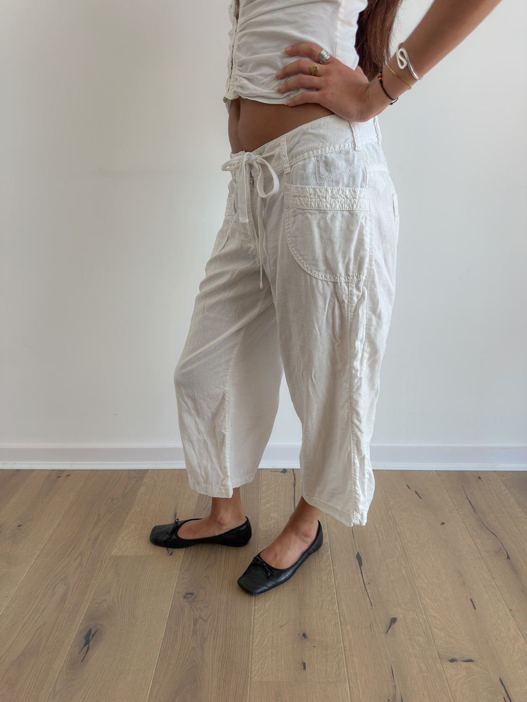 low rise capris / size s